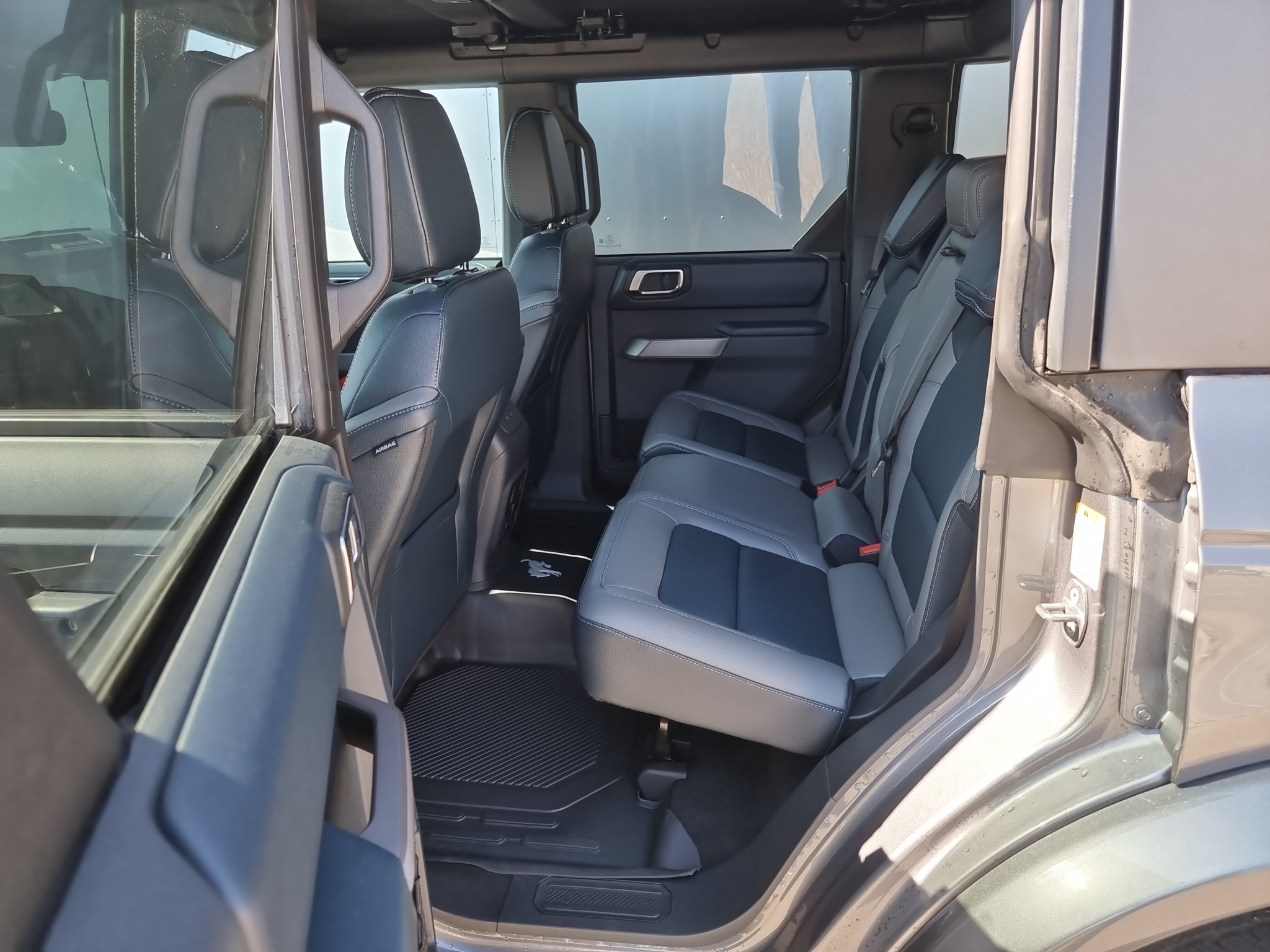 listing desktop thumbnail image 13