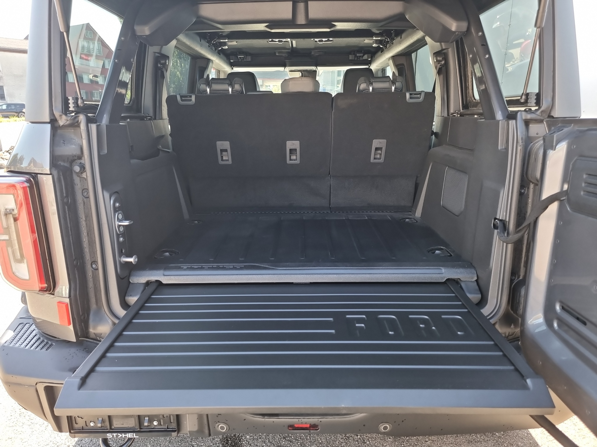 listing desktop thumbnail image 15