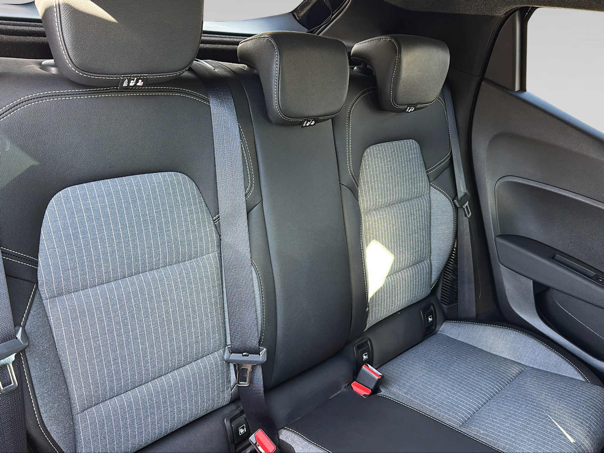 listing desktop thumbnail image 10