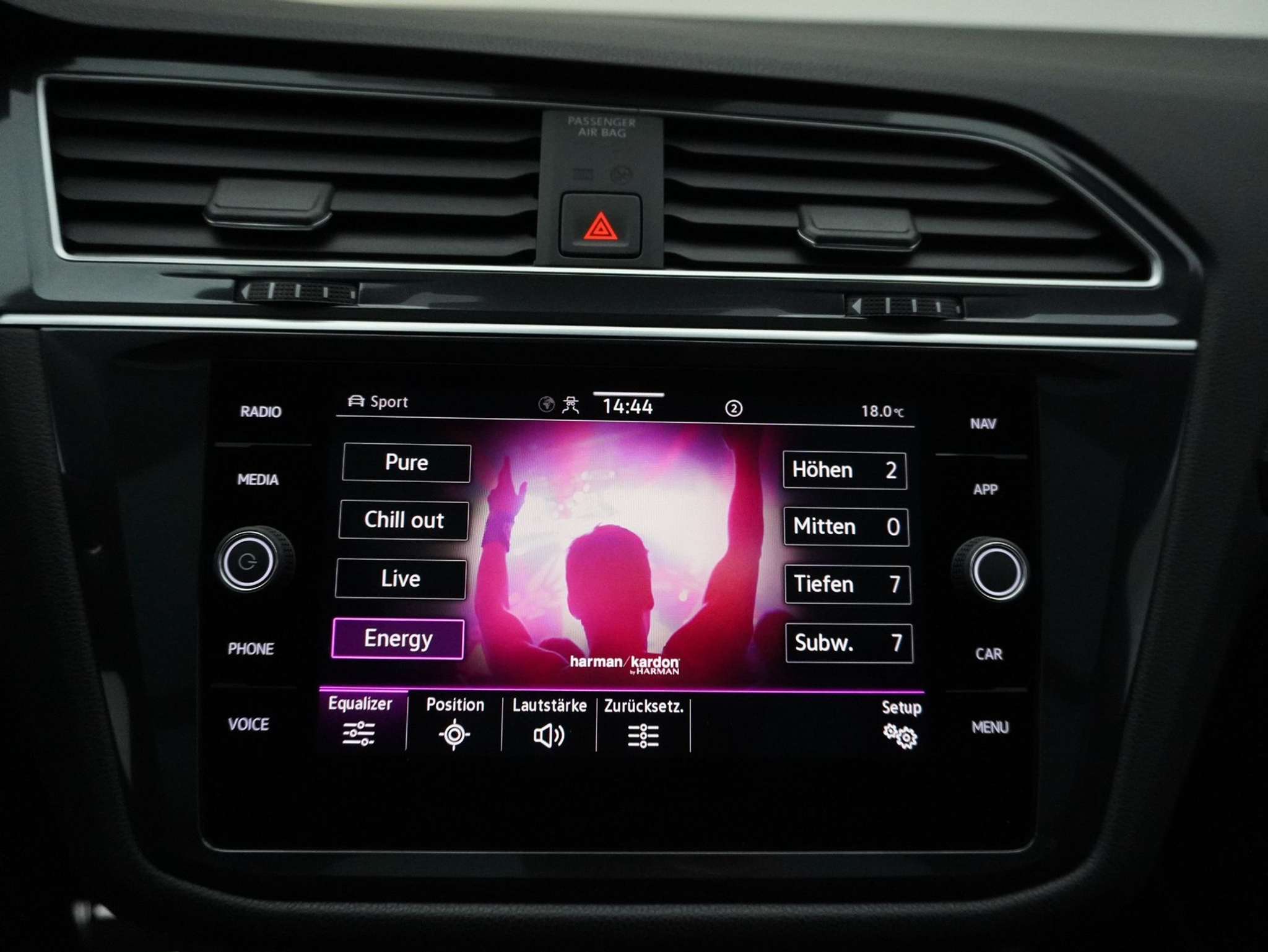 listing desktop thumbnail image 23