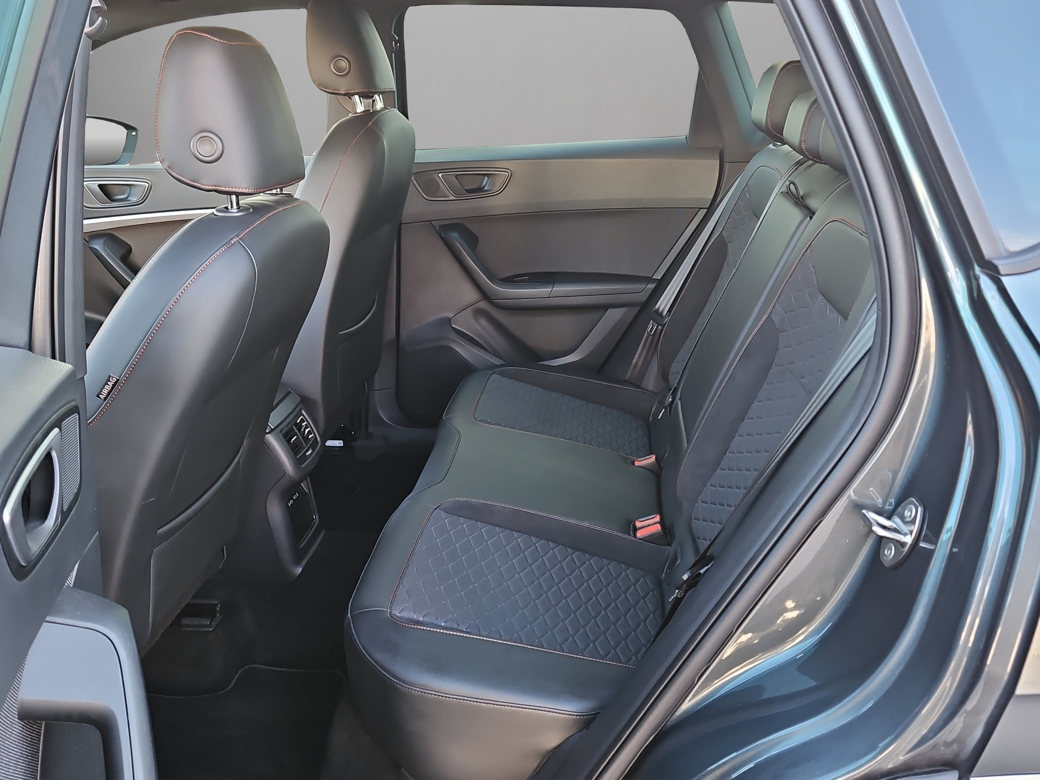 listing desktop thumbnail image 5