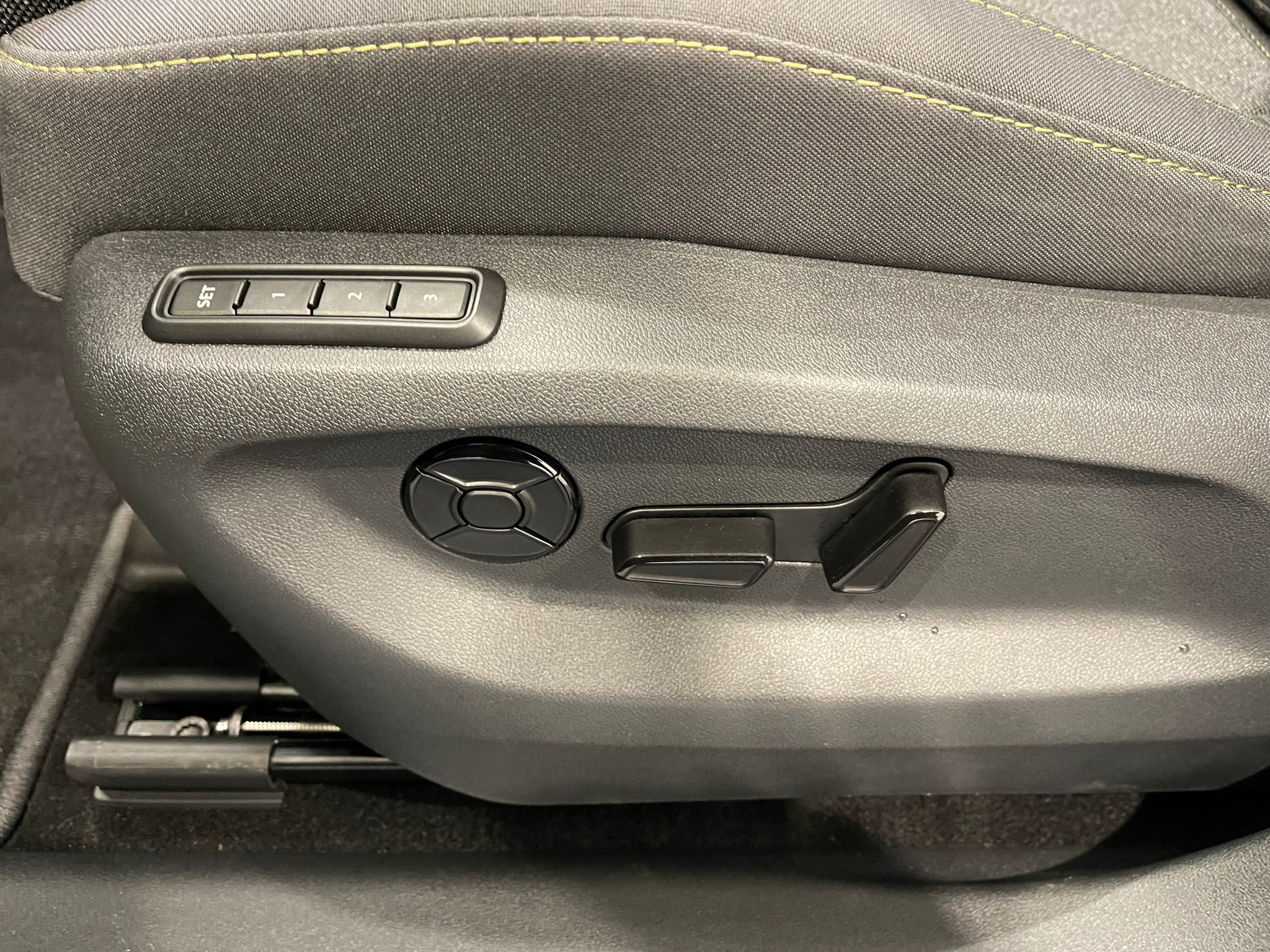 listing desktop thumbnail image 11