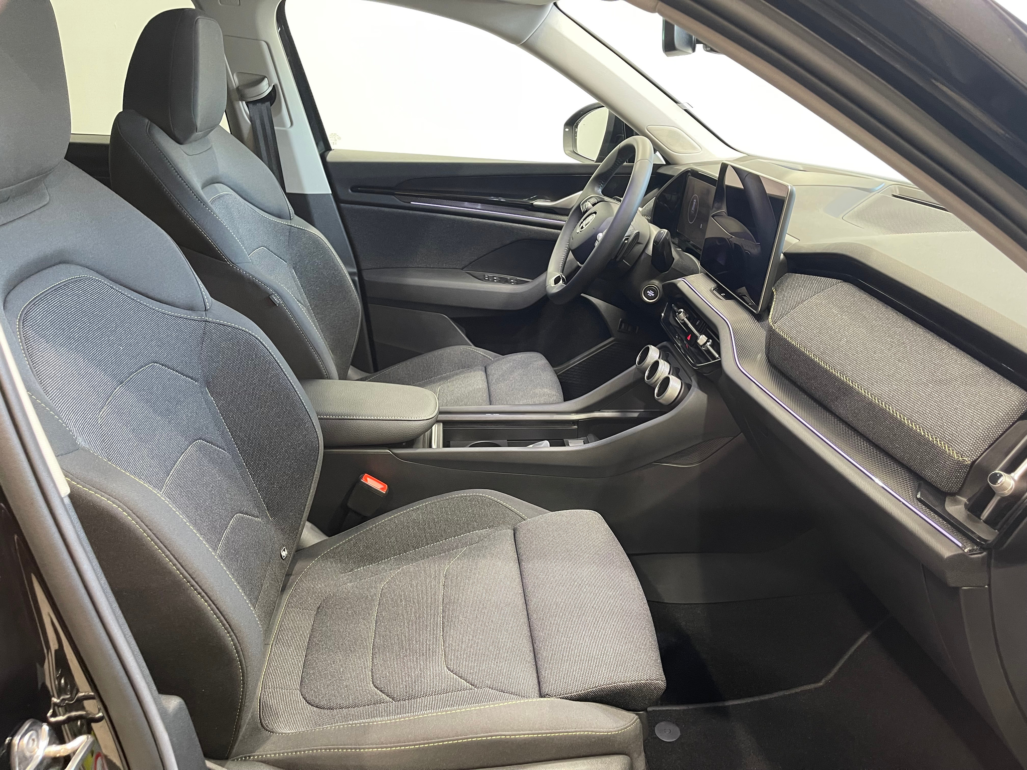 listing desktop thumbnail image 17