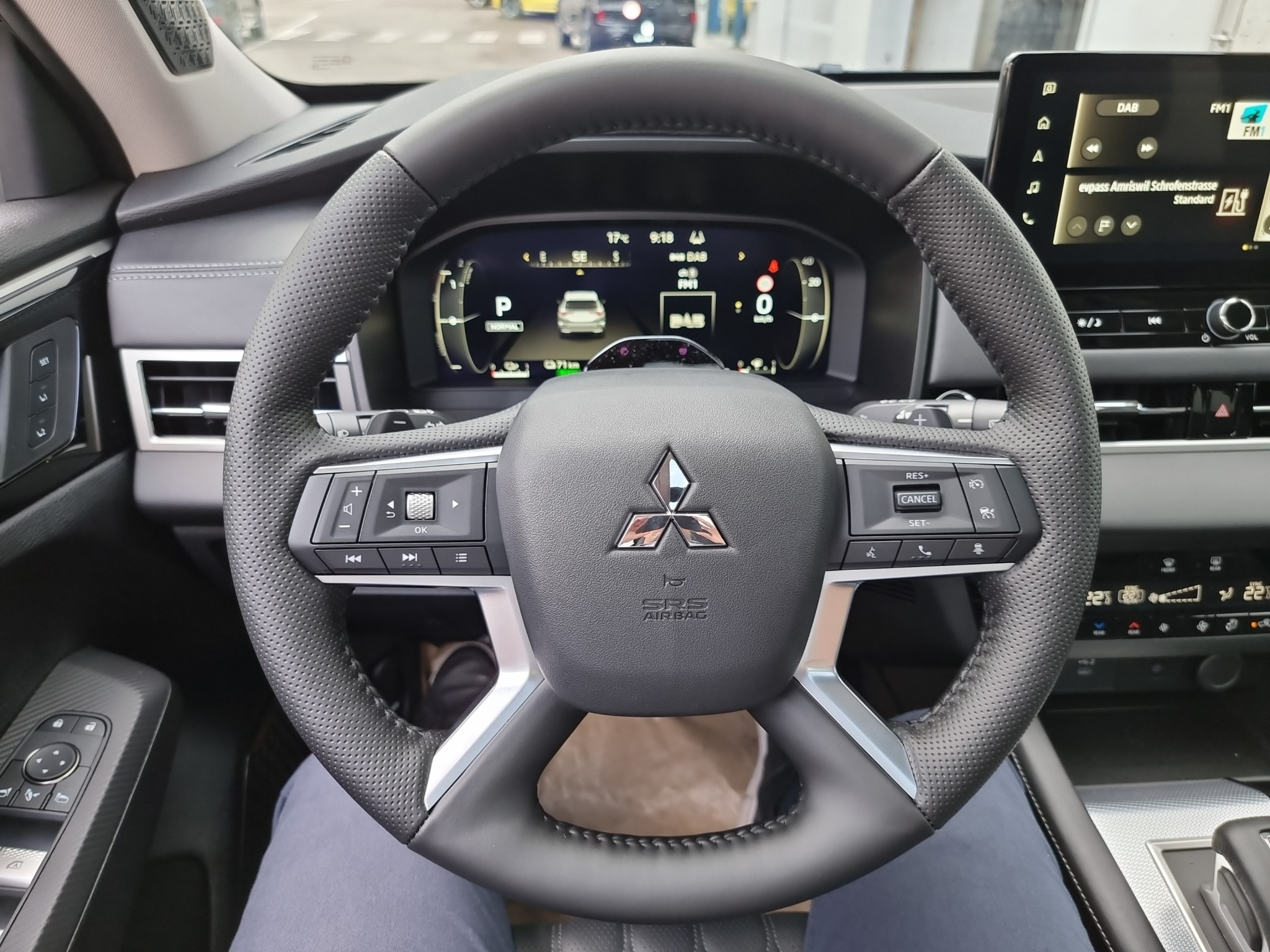 listing desktop thumbnail image 9