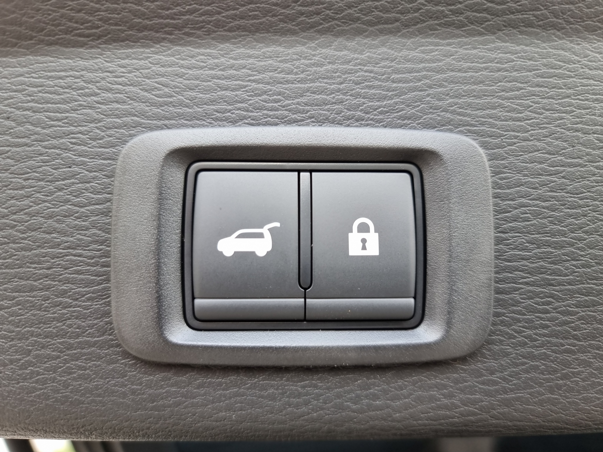 listing desktop thumbnail image 16