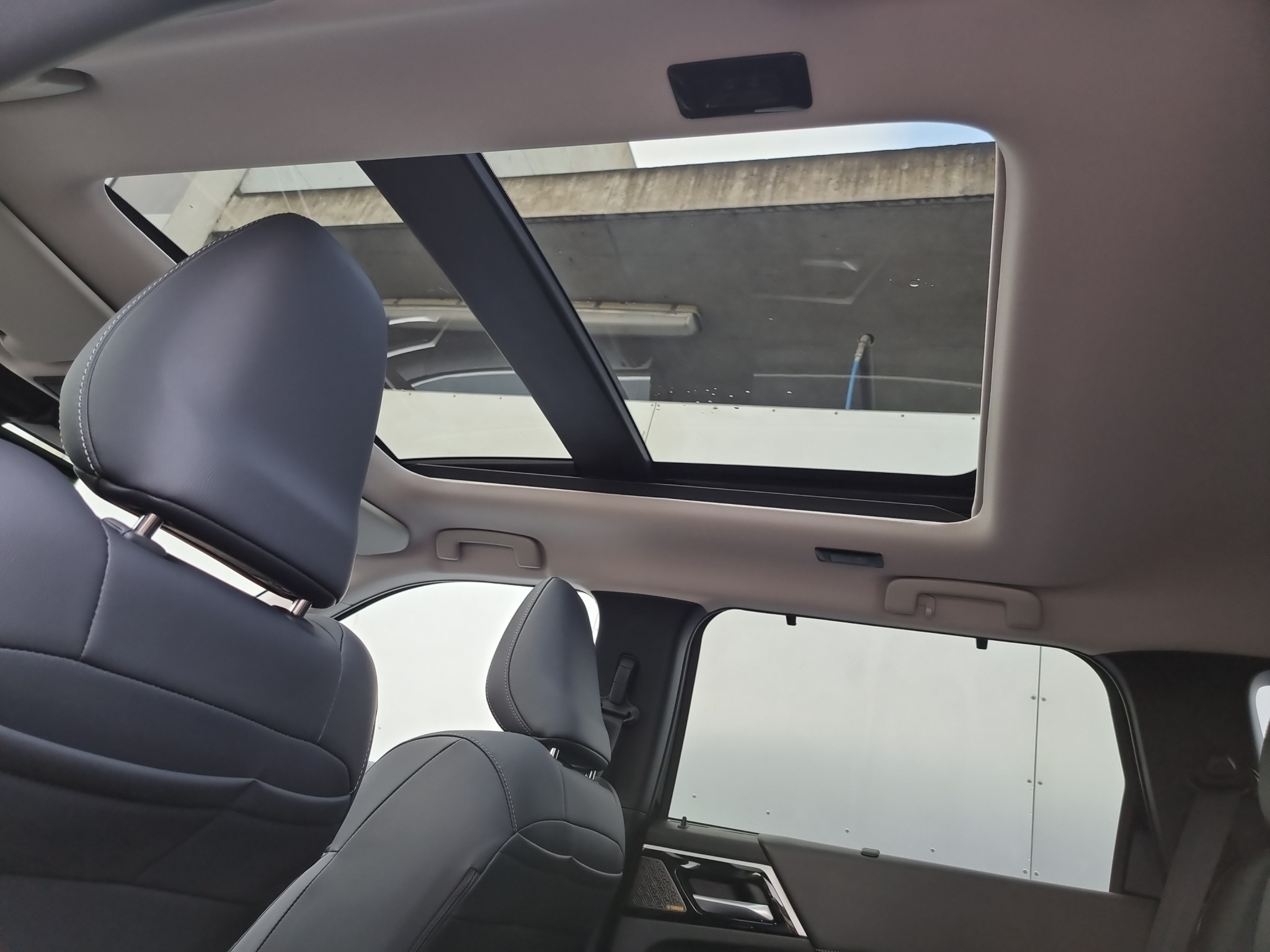 listing desktop thumbnail image 13