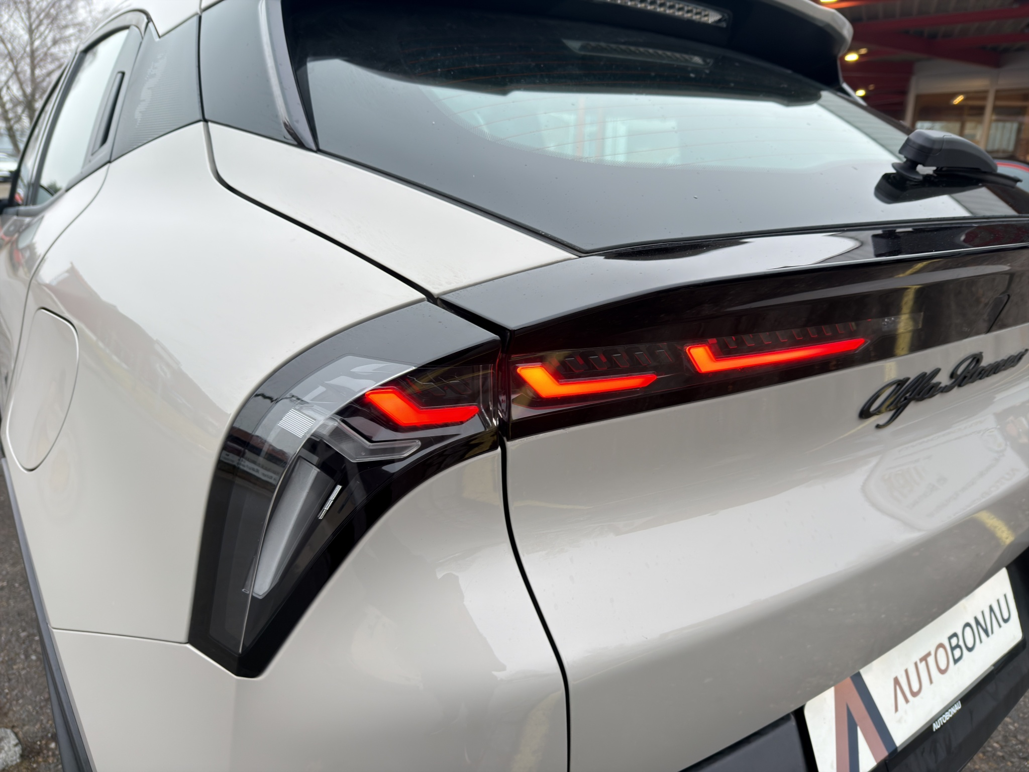 listing desktop thumbnail image 20