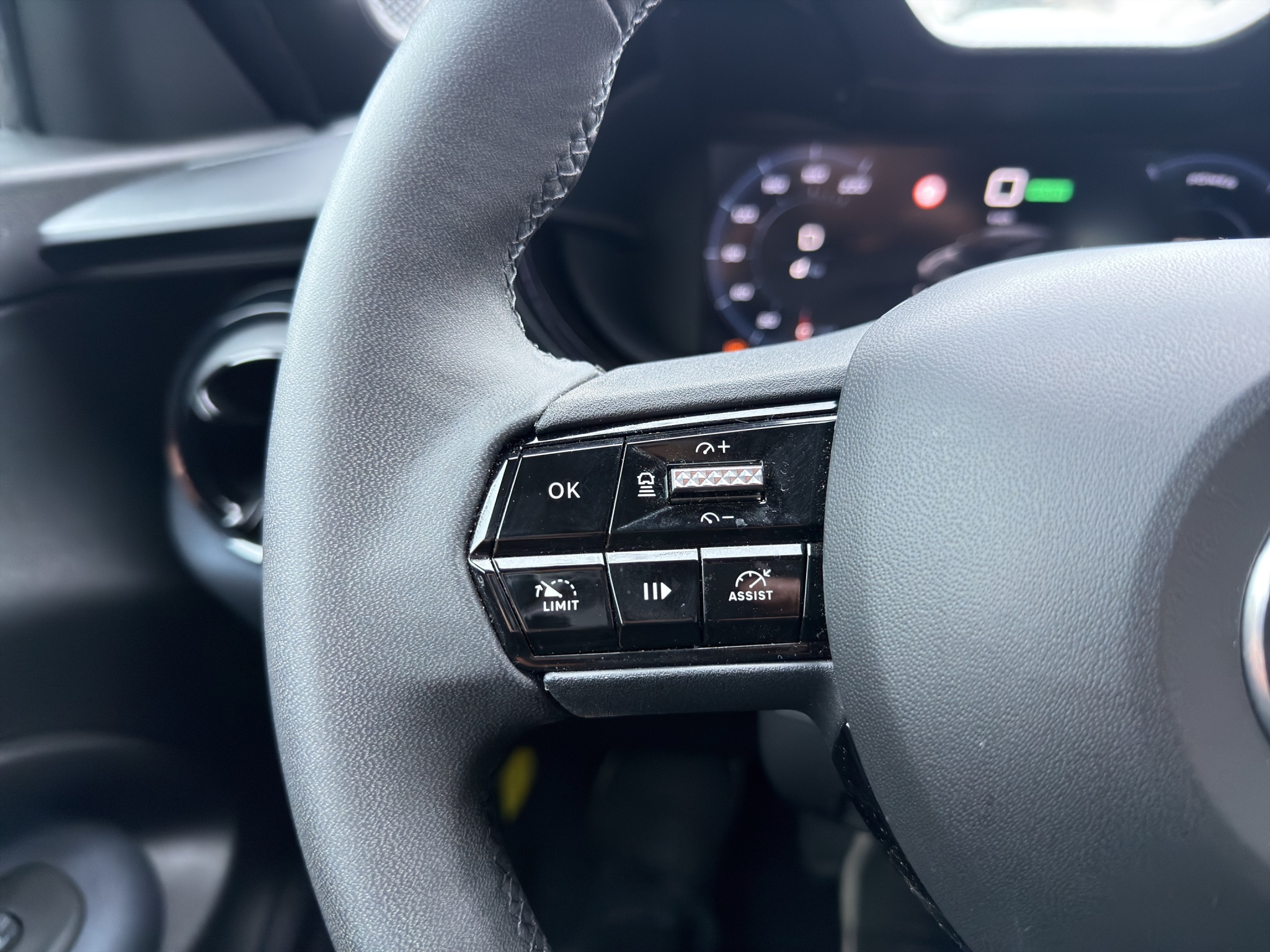 listing desktop thumbnail image 27