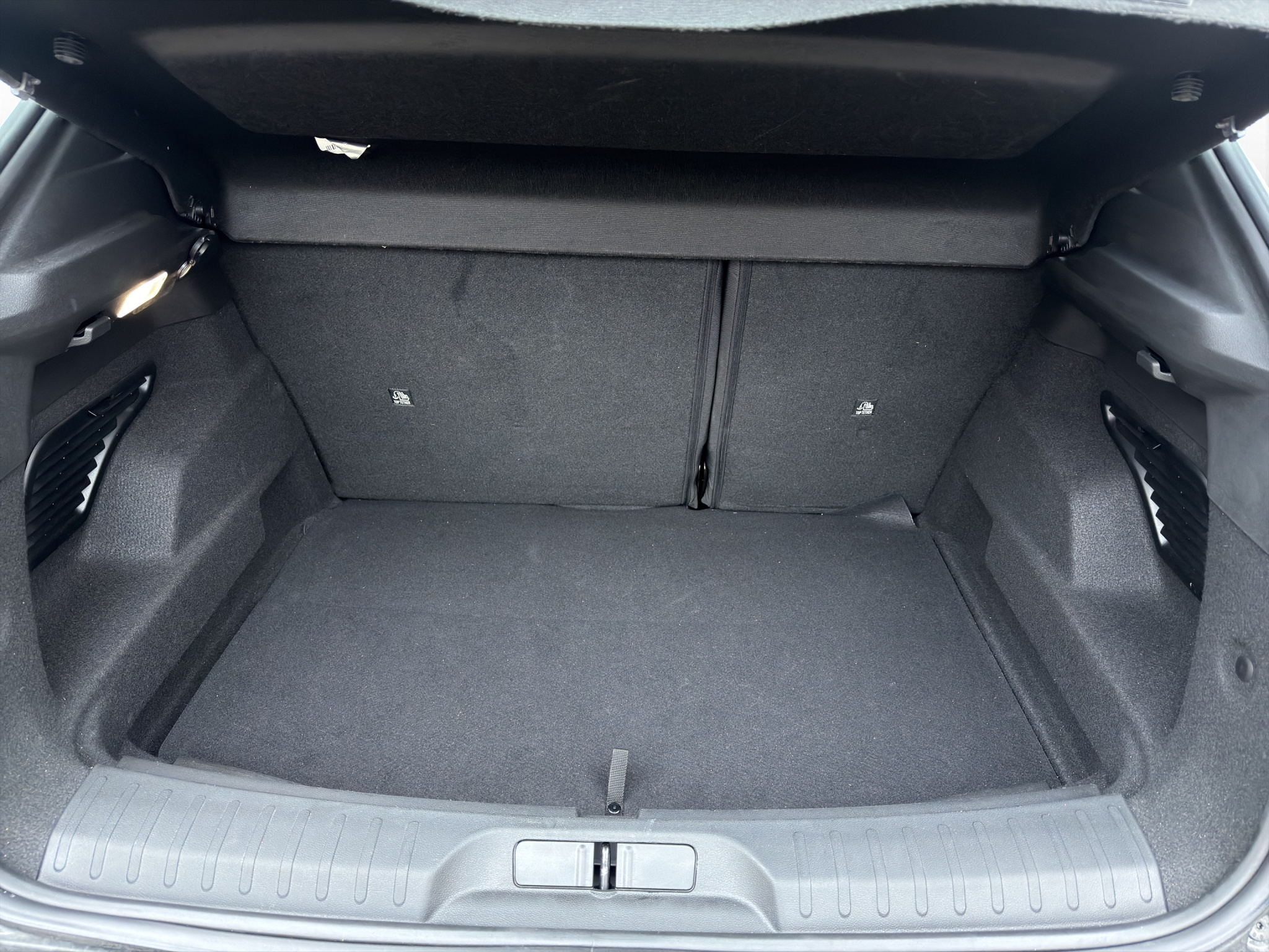 listing desktop thumbnail image 17