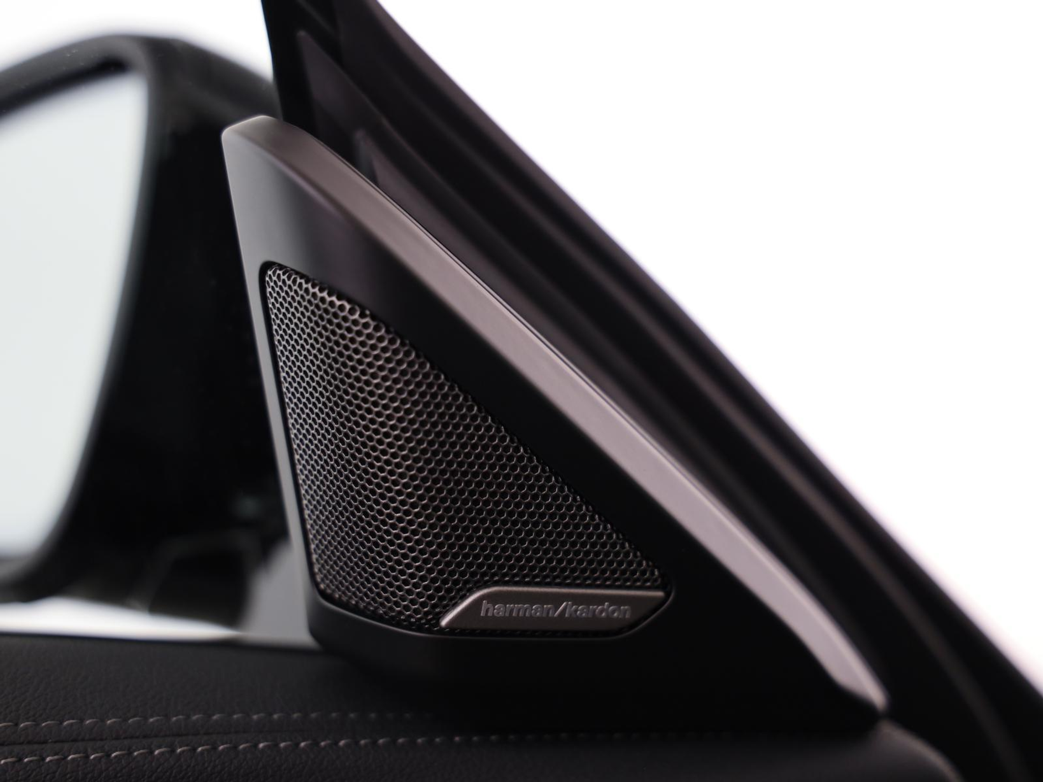 listing desktop thumbnail image 8