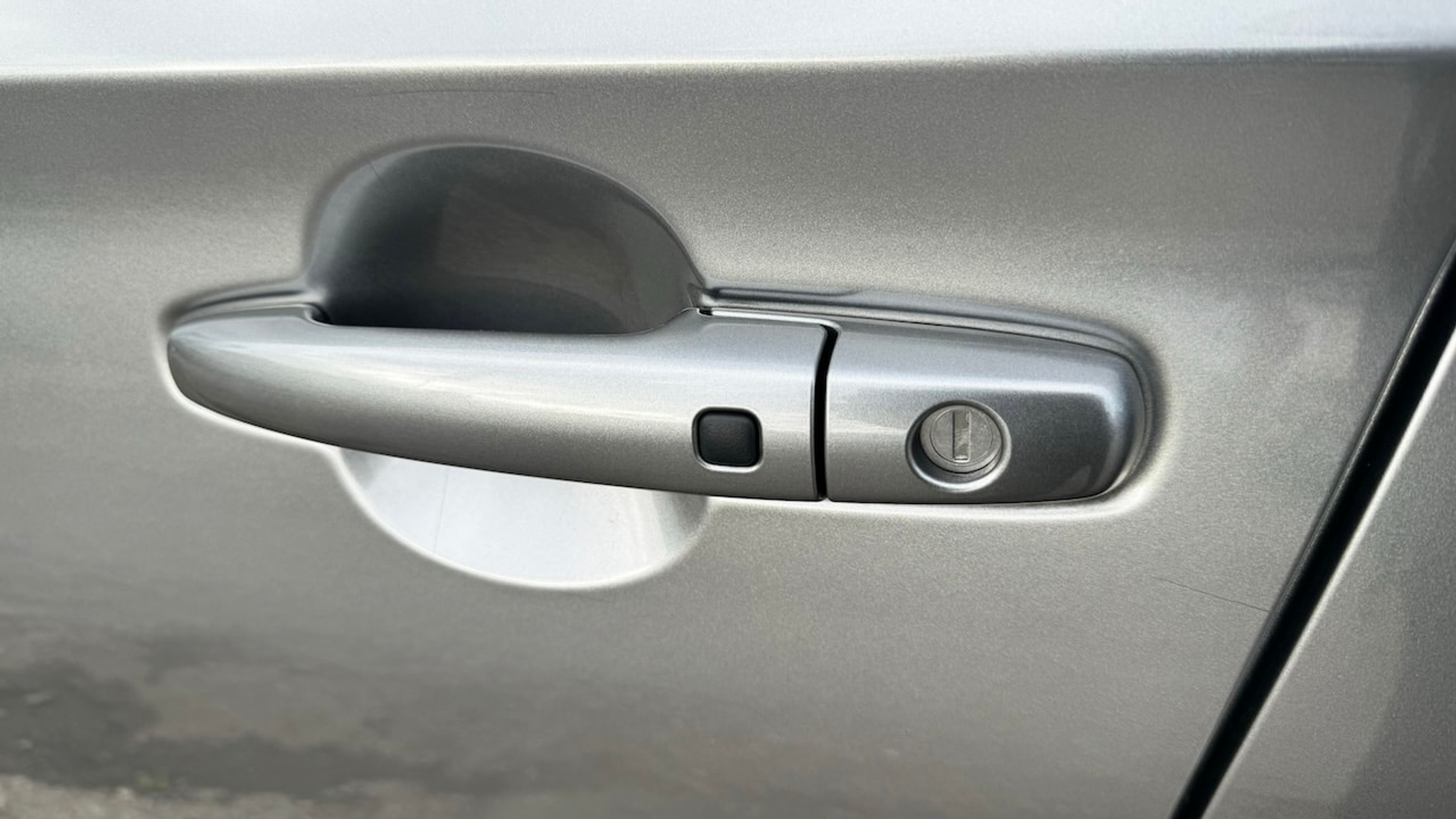 listing desktop thumbnail image 11