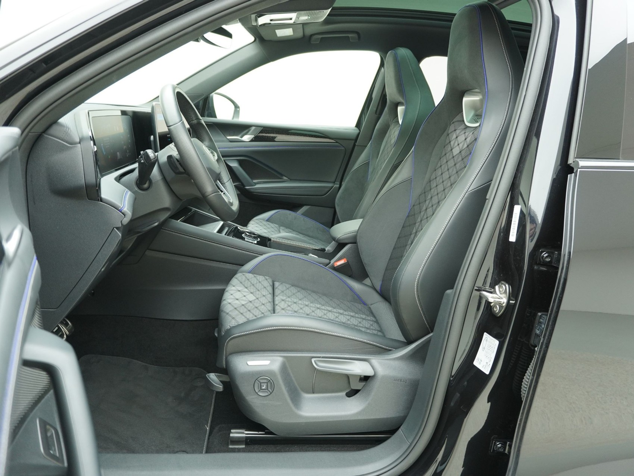 listing desktop thumbnail image 8