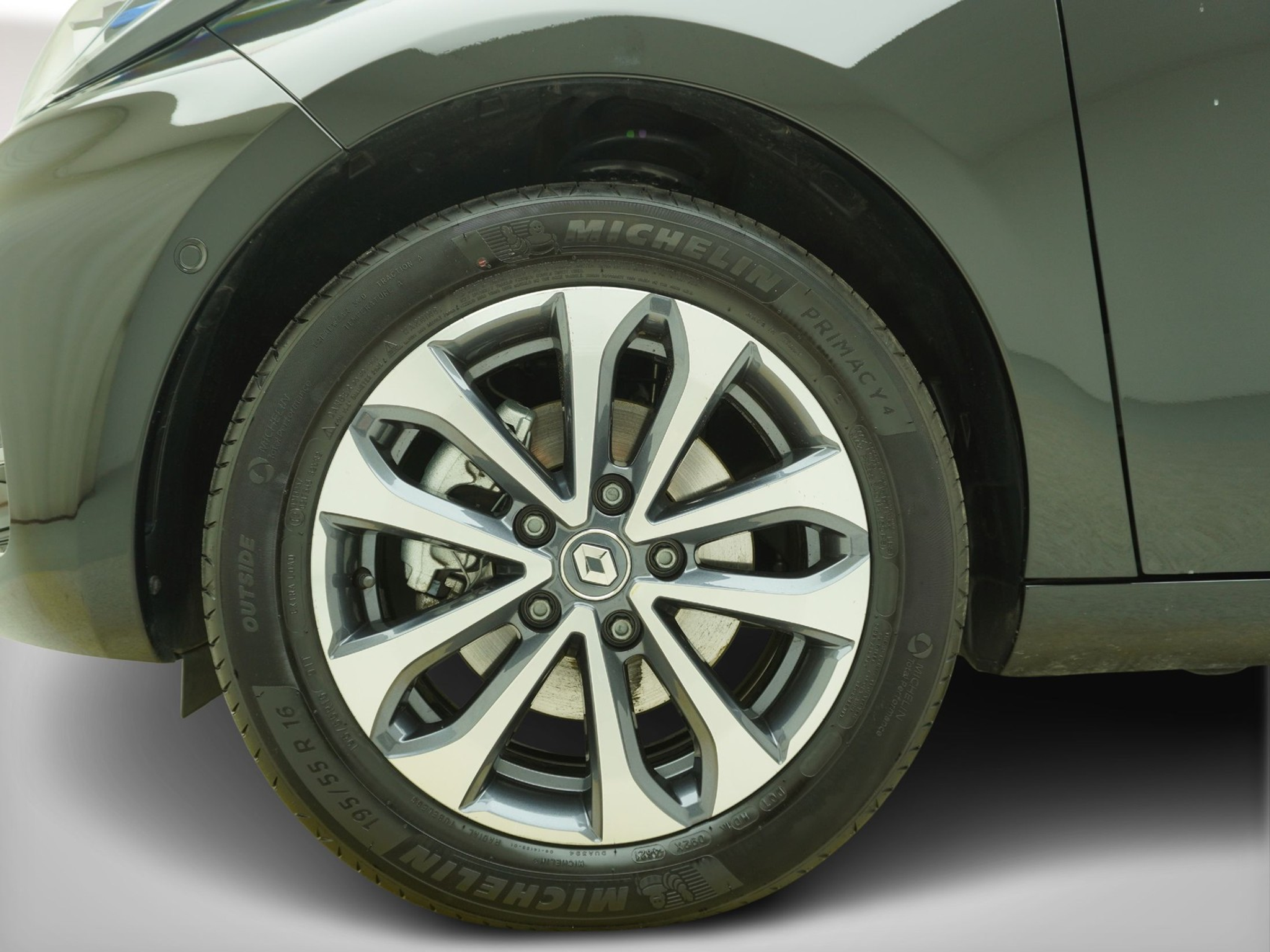 listing desktop thumbnail image 6