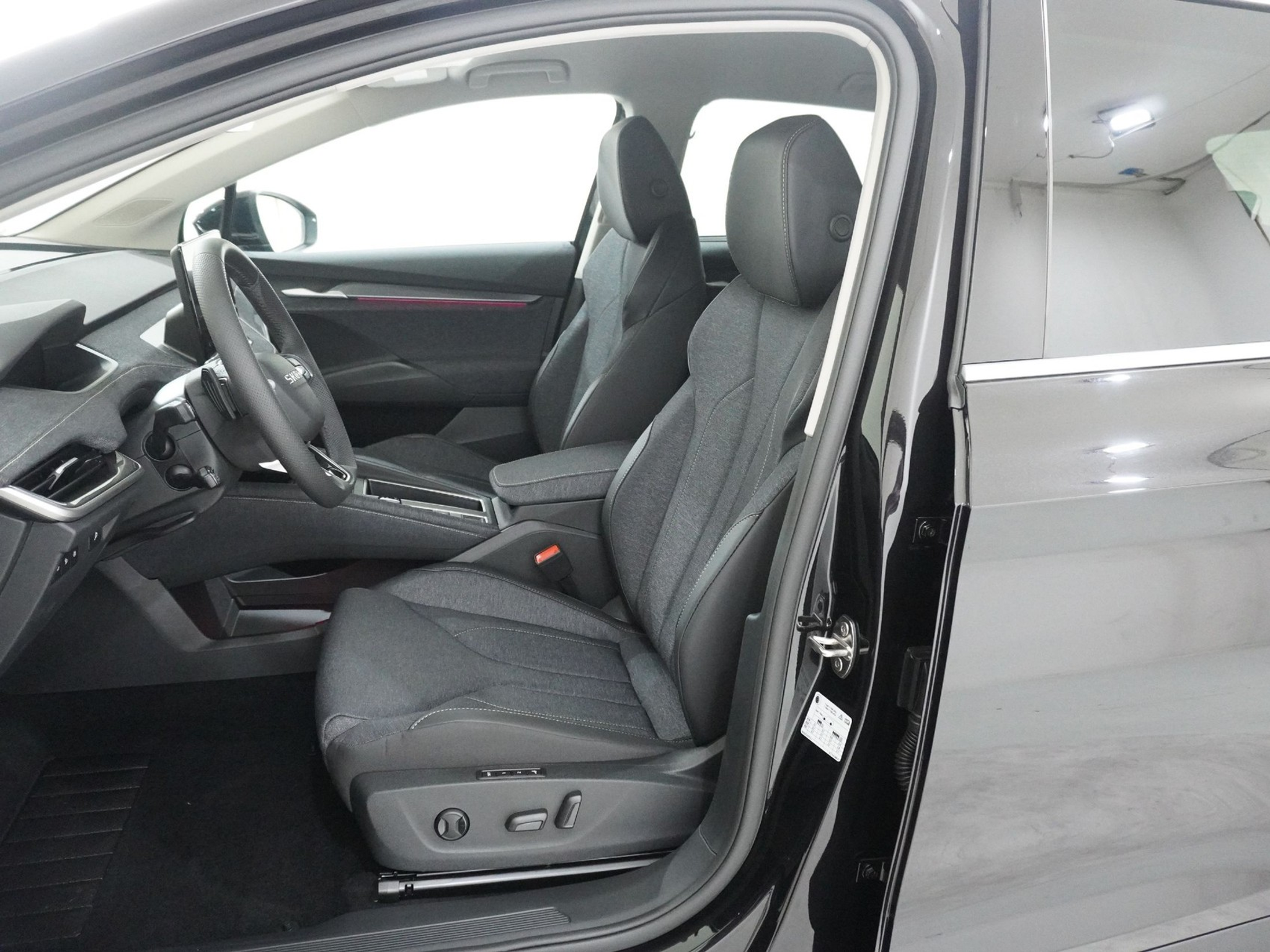 listing desktop thumbnail image 13