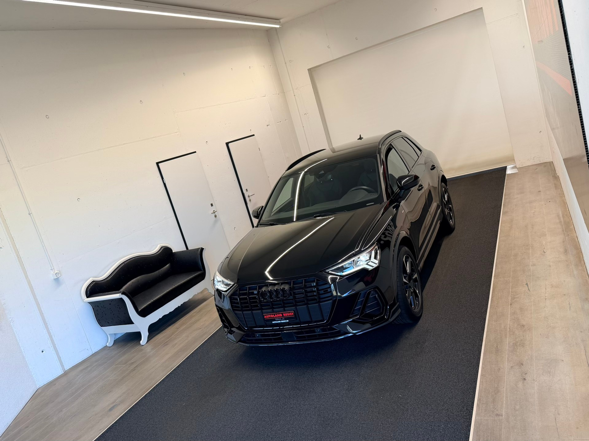 listing desktop thumbnail image 3