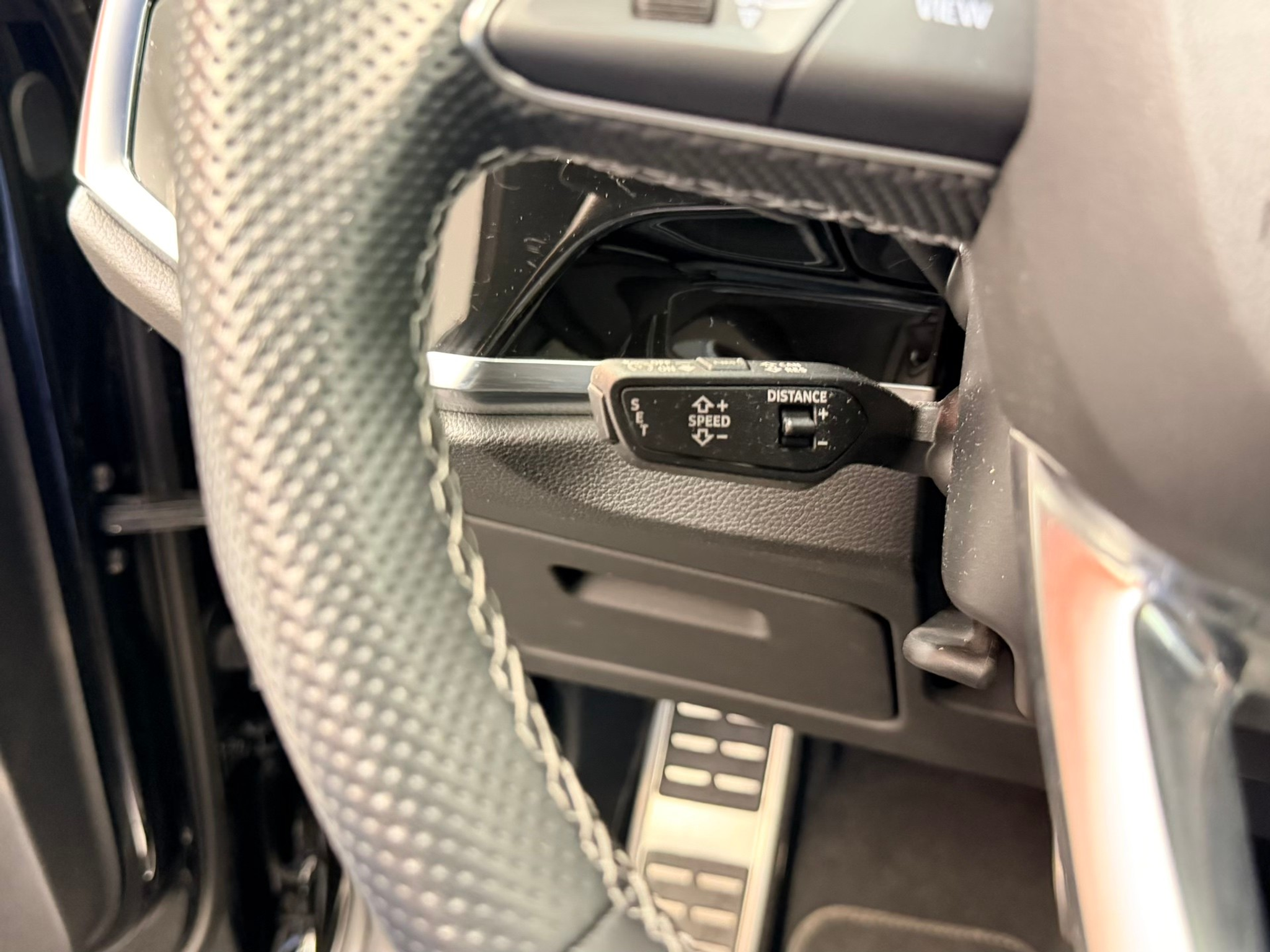 listing desktop thumbnail image 25