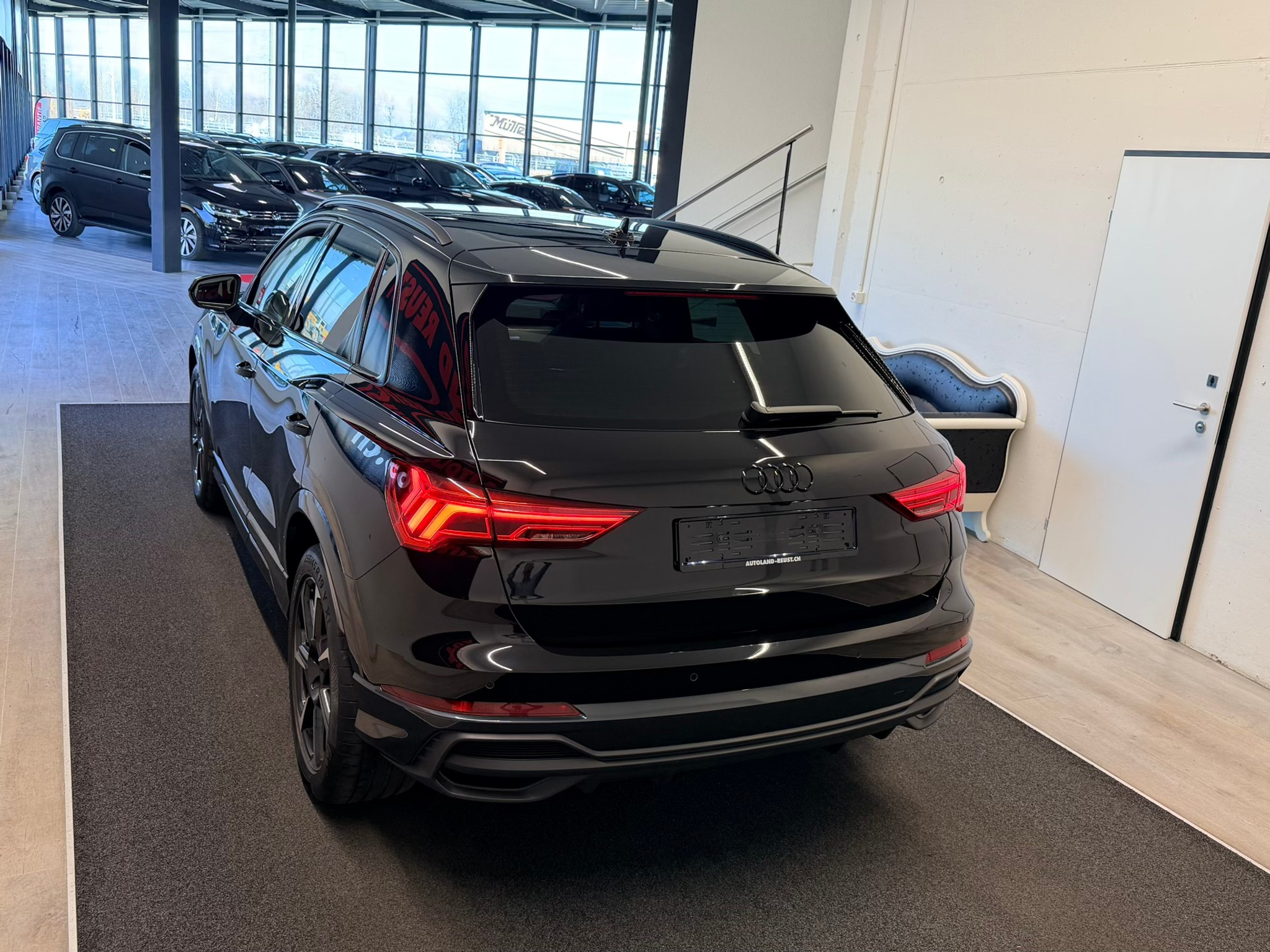 listing desktop thumbnail image 7