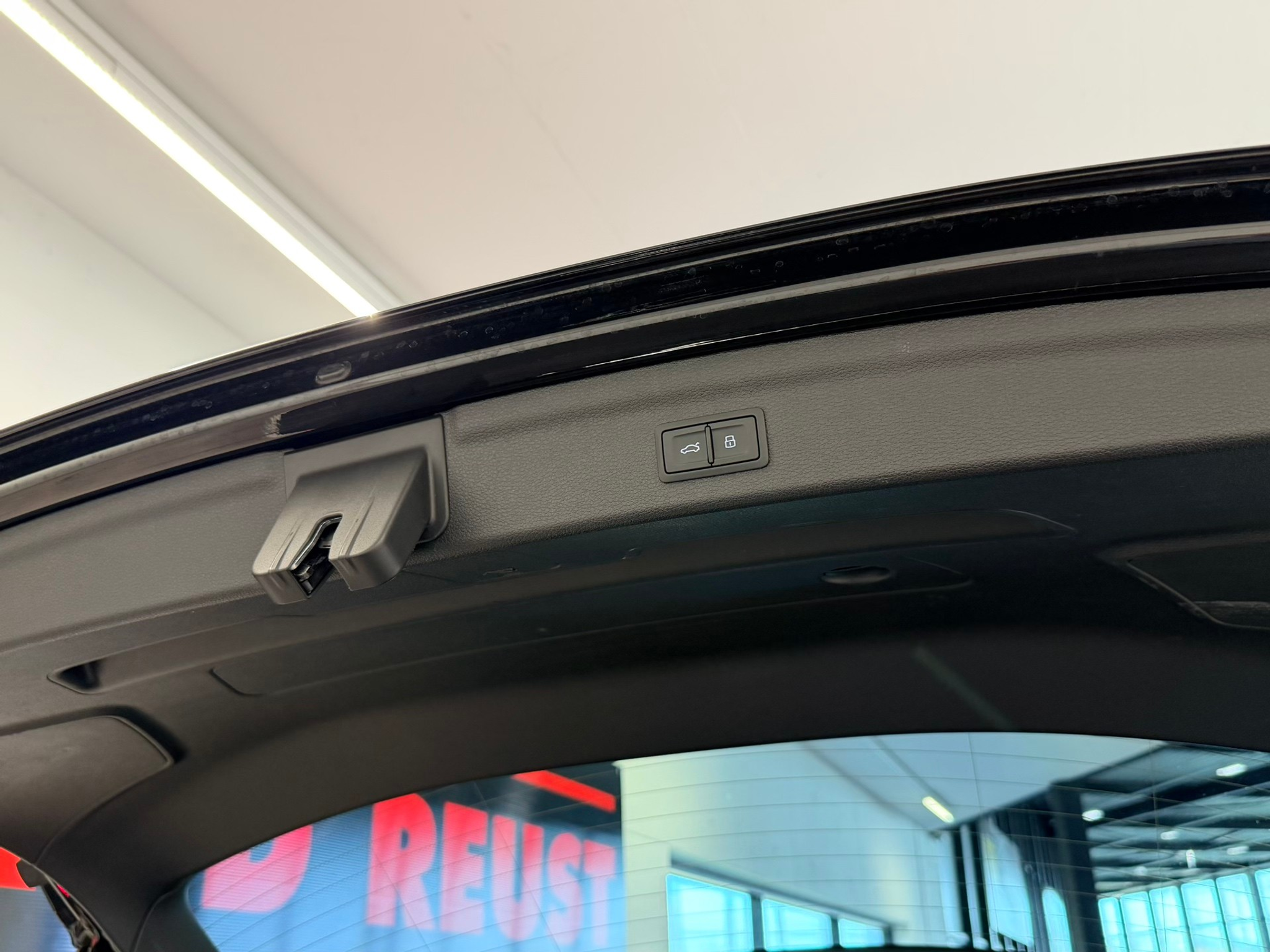 listing desktop thumbnail image 9