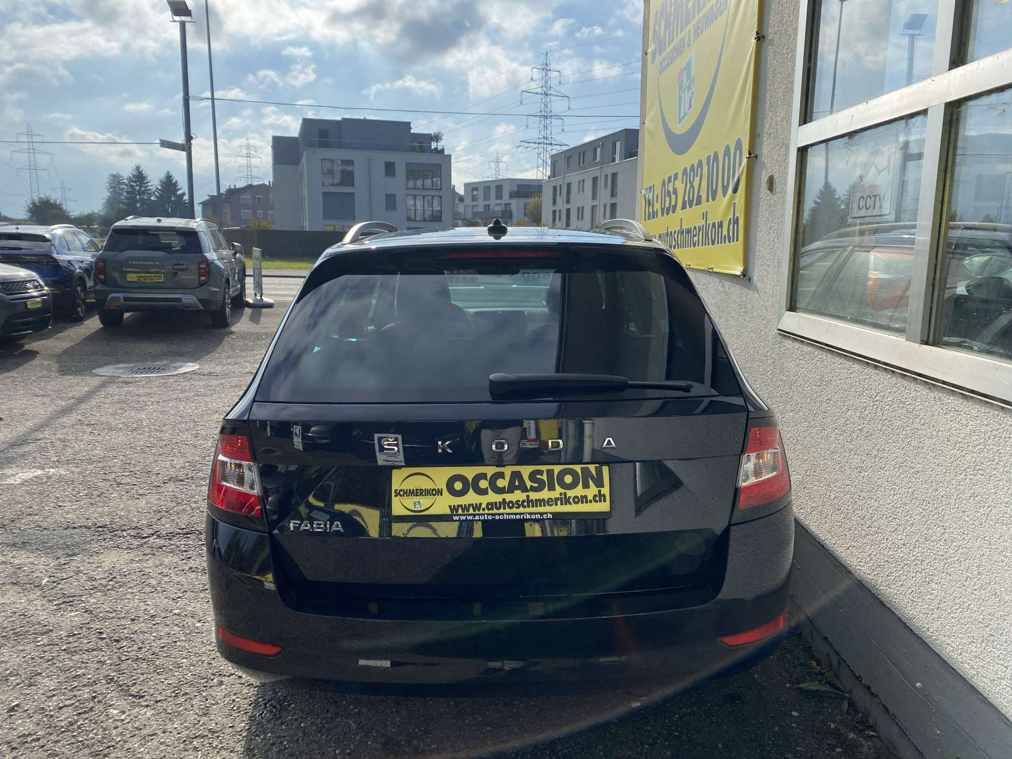 listing desktop thumbnail image 3