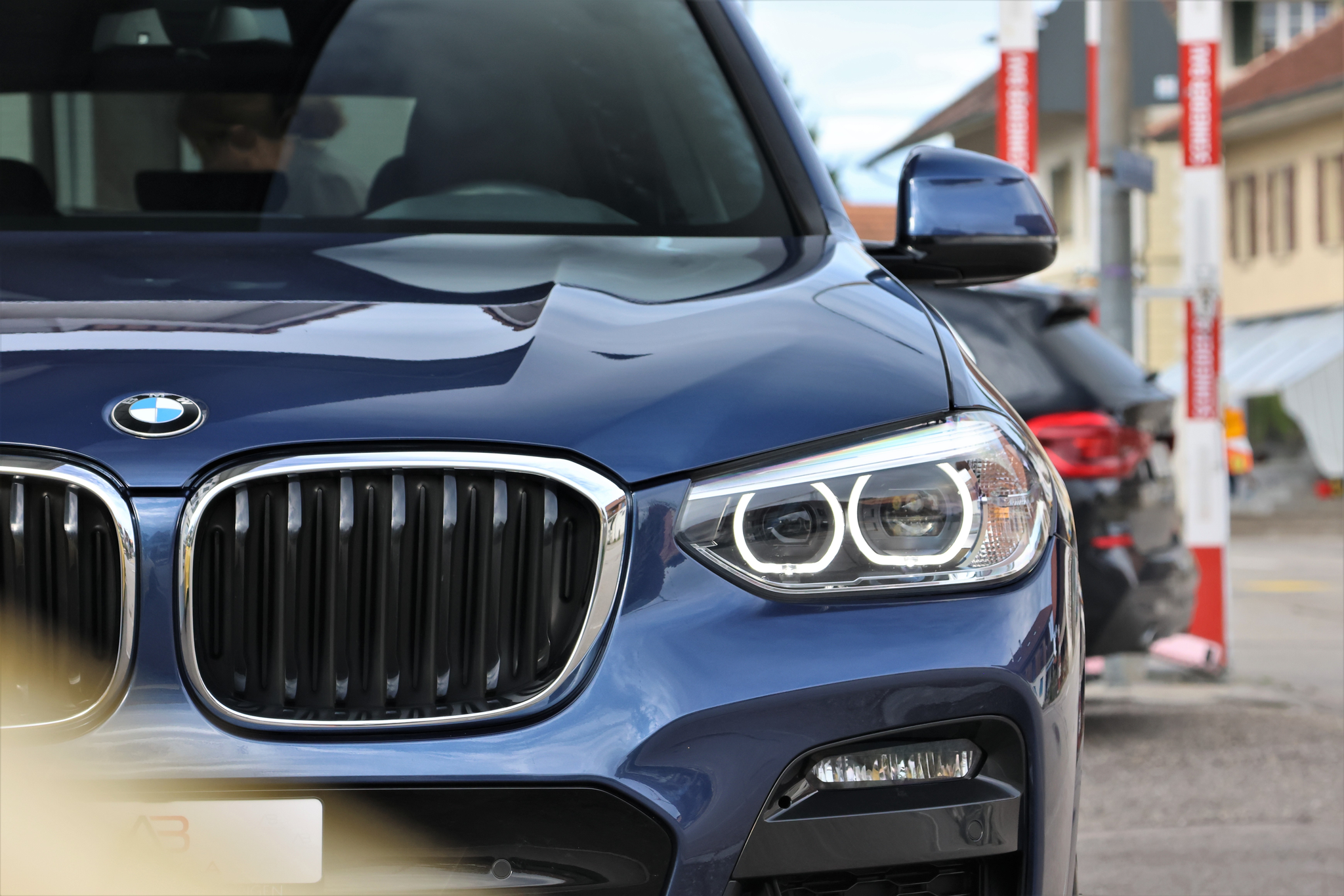 listing desktop thumbnail image 1