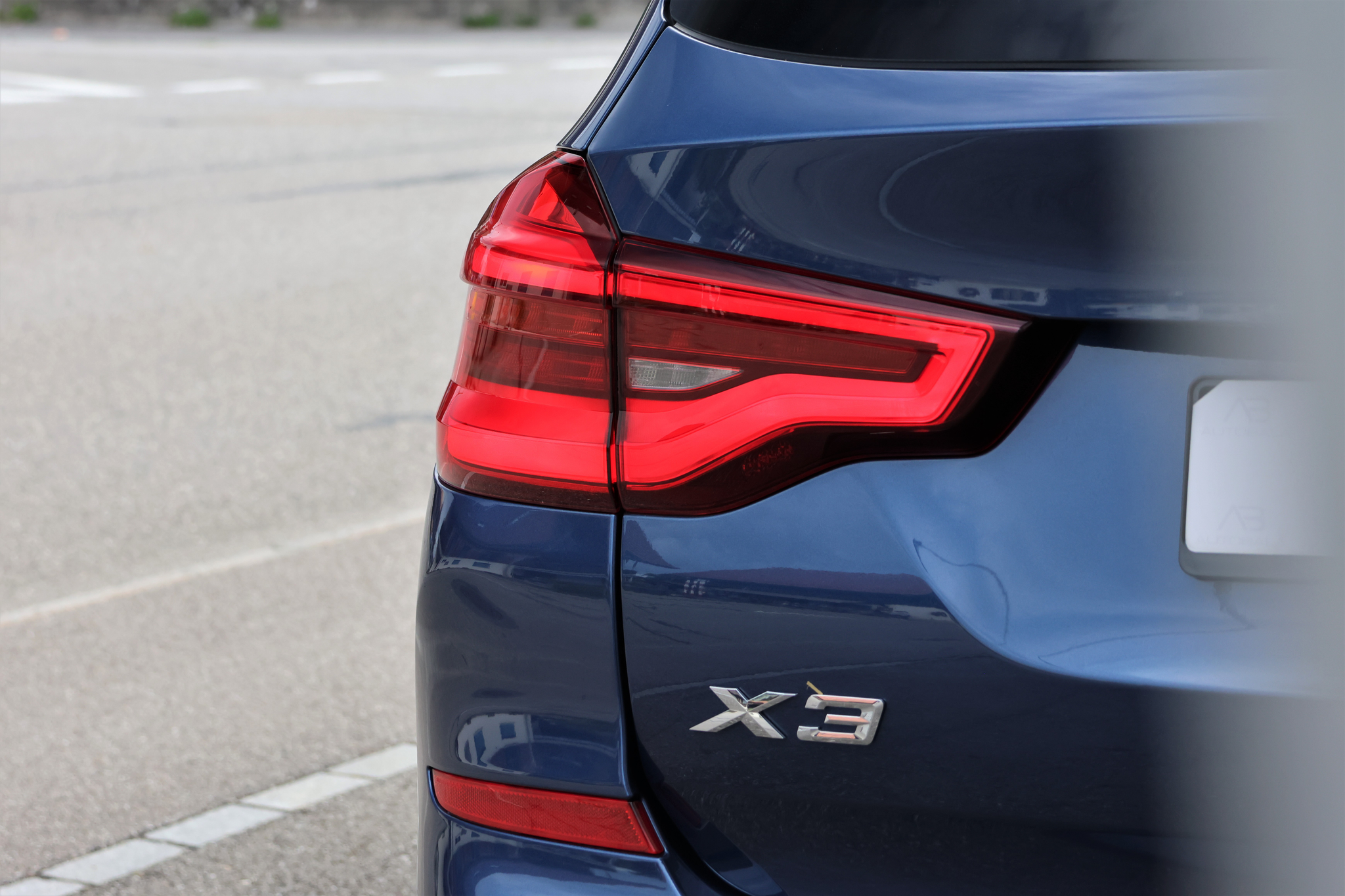 listing desktop thumbnail image 4