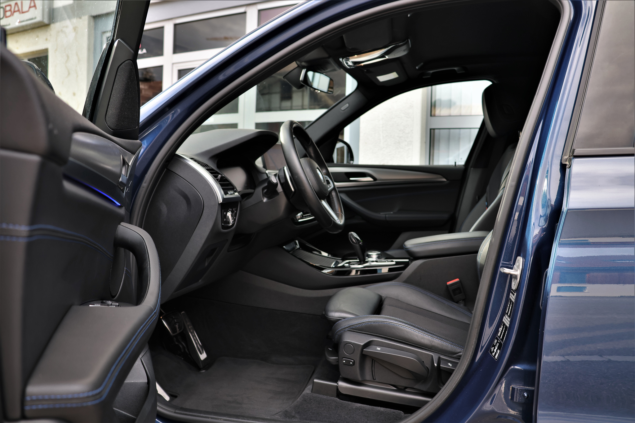 listing desktop thumbnail image 8