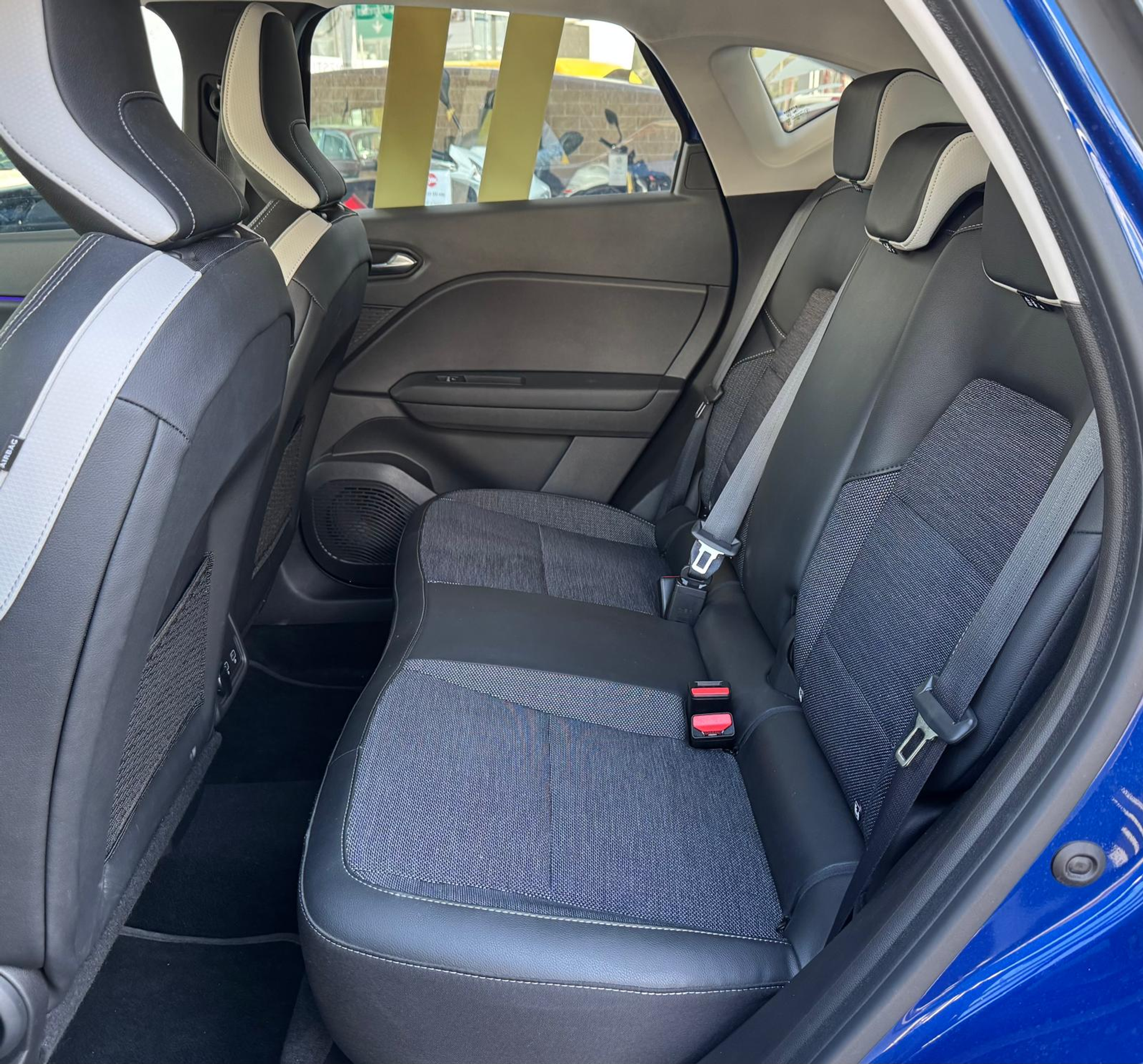 listing desktop thumbnail image 8