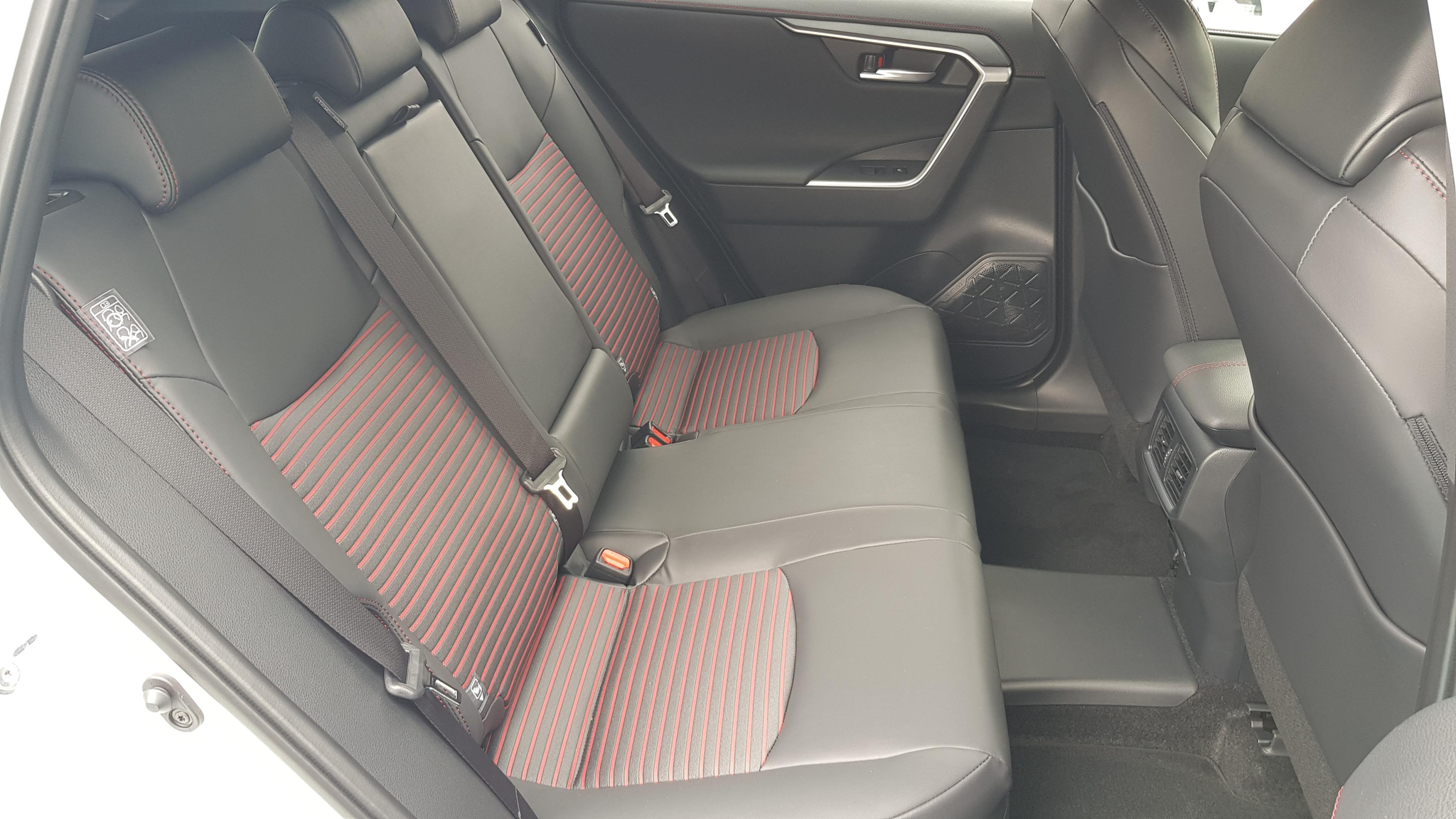 listing desktop thumbnail image 6