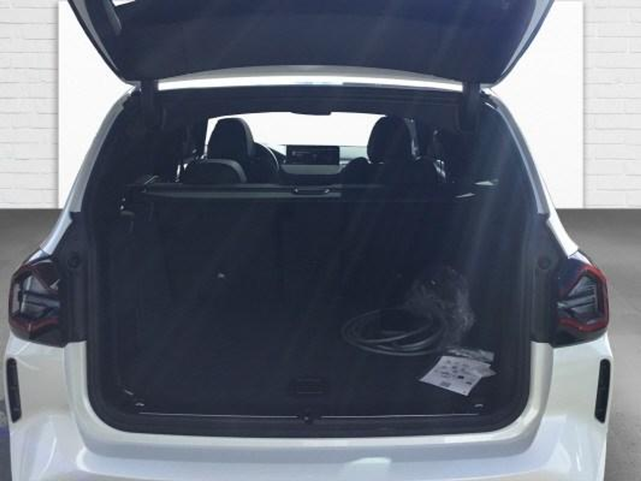 listing desktop thumbnail image 16