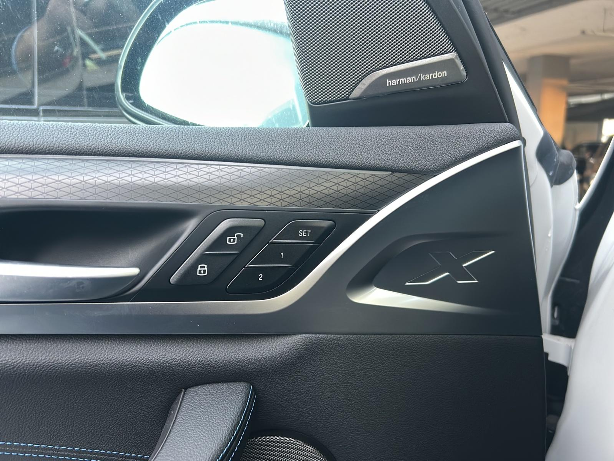 listing desktop thumbnail image 11