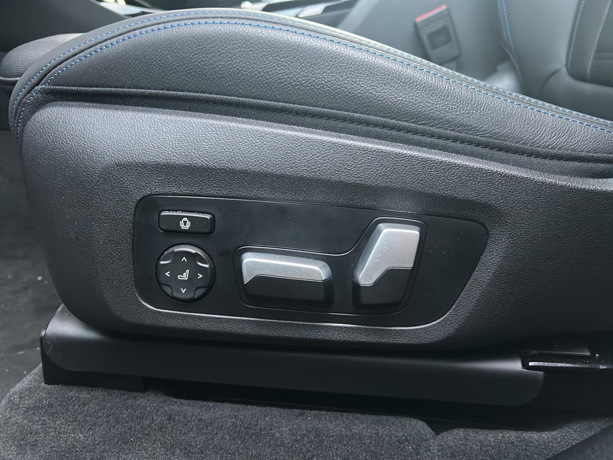 listing desktop thumbnail image 10