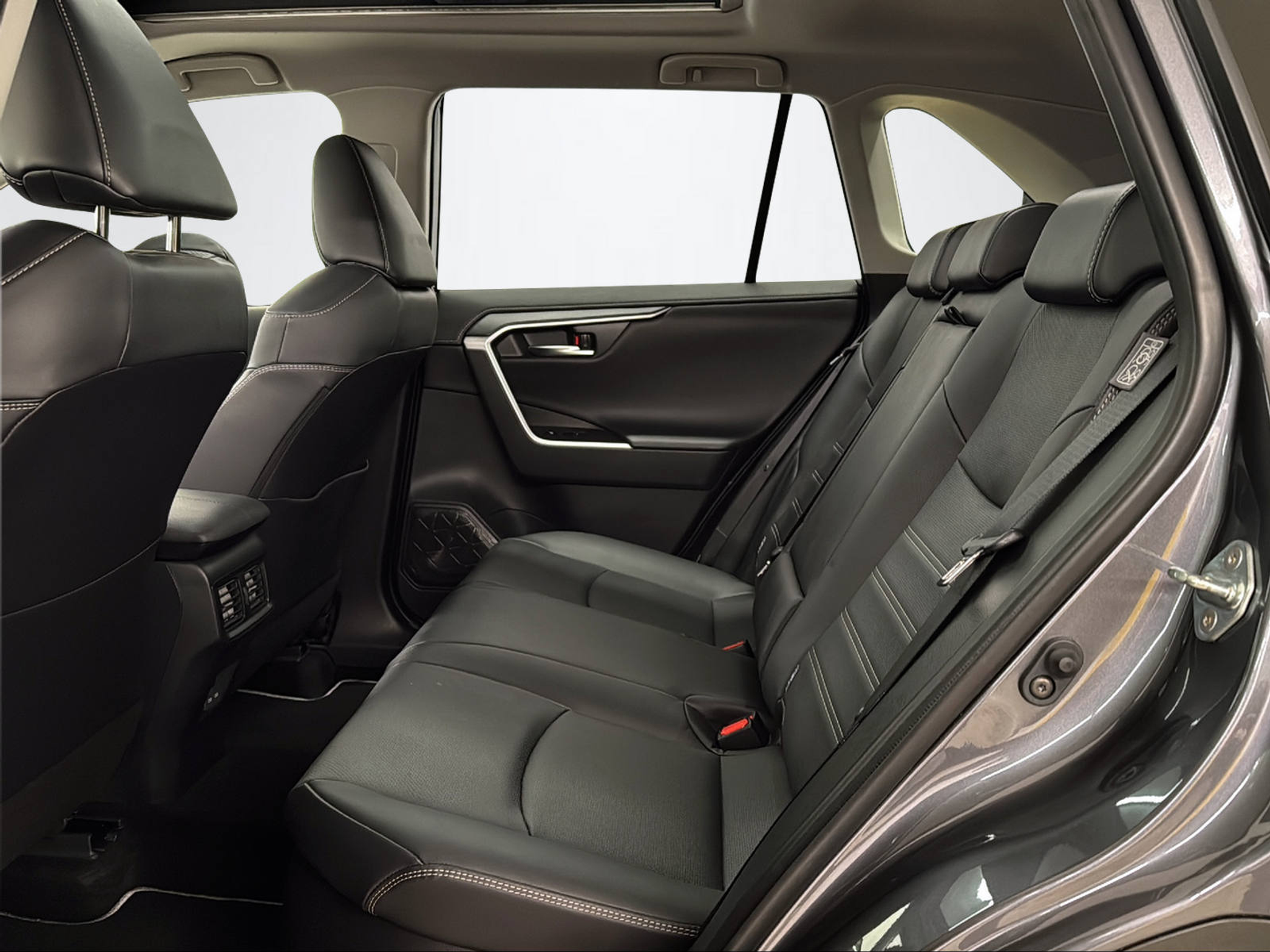 listing desktop thumbnail image 10