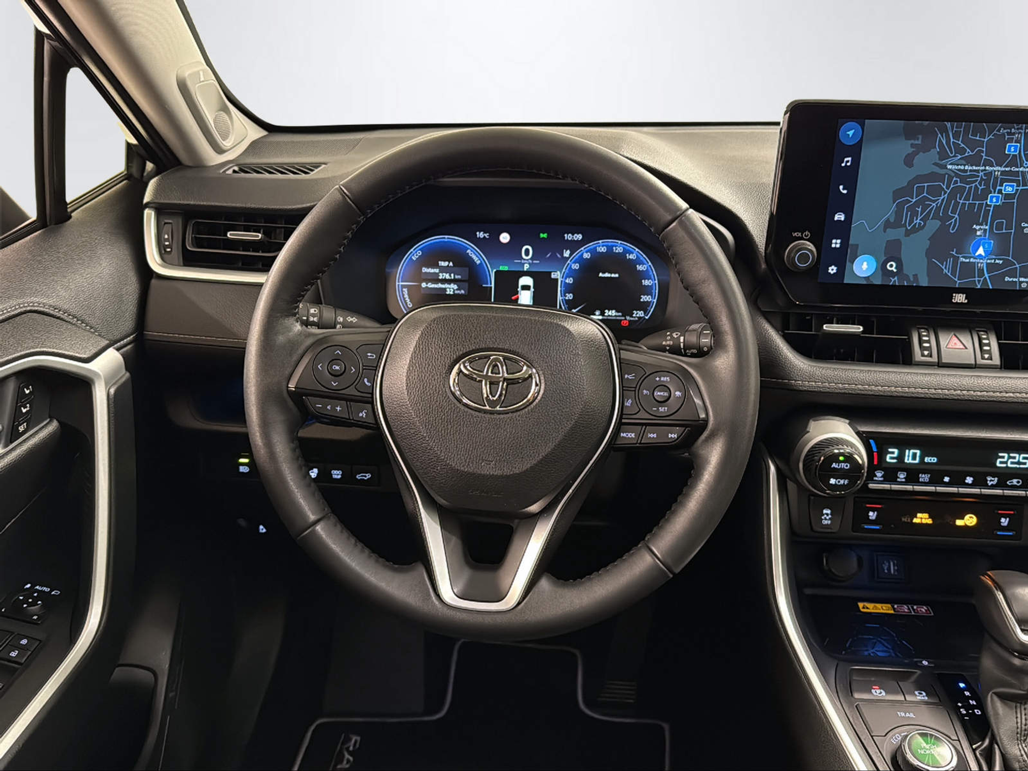 listing desktop thumbnail image 12