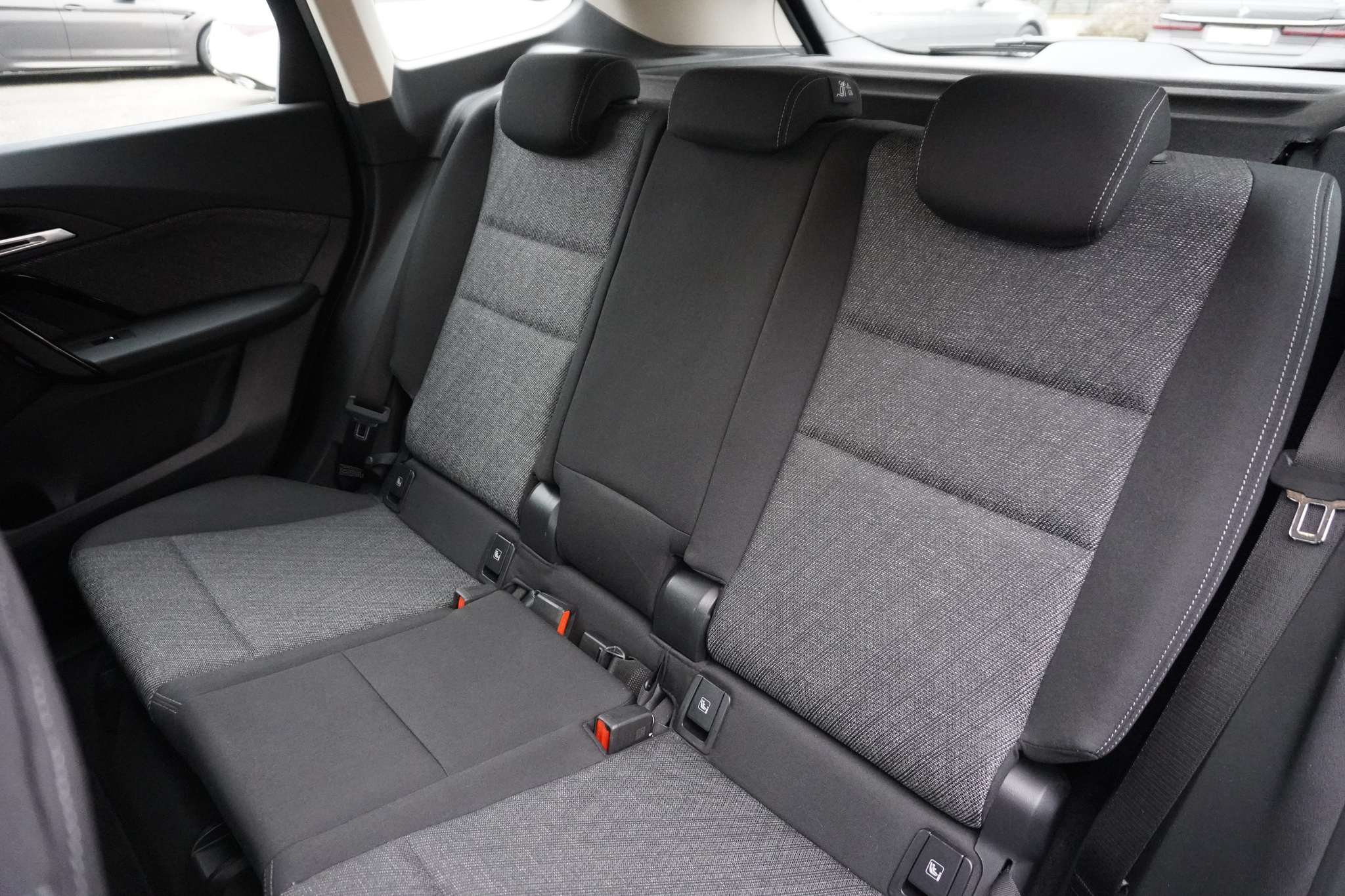 listing desktop thumbnail image 12