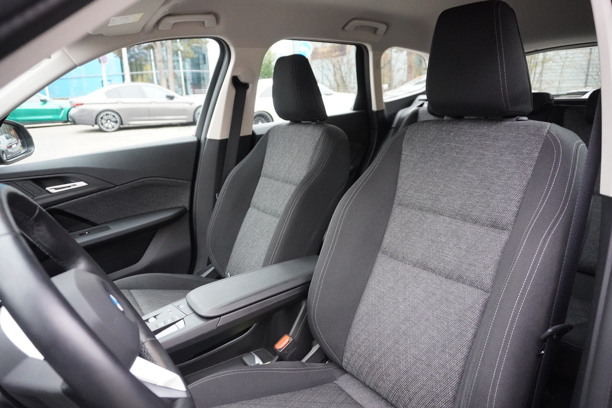 listing desktop thumbnail image 11