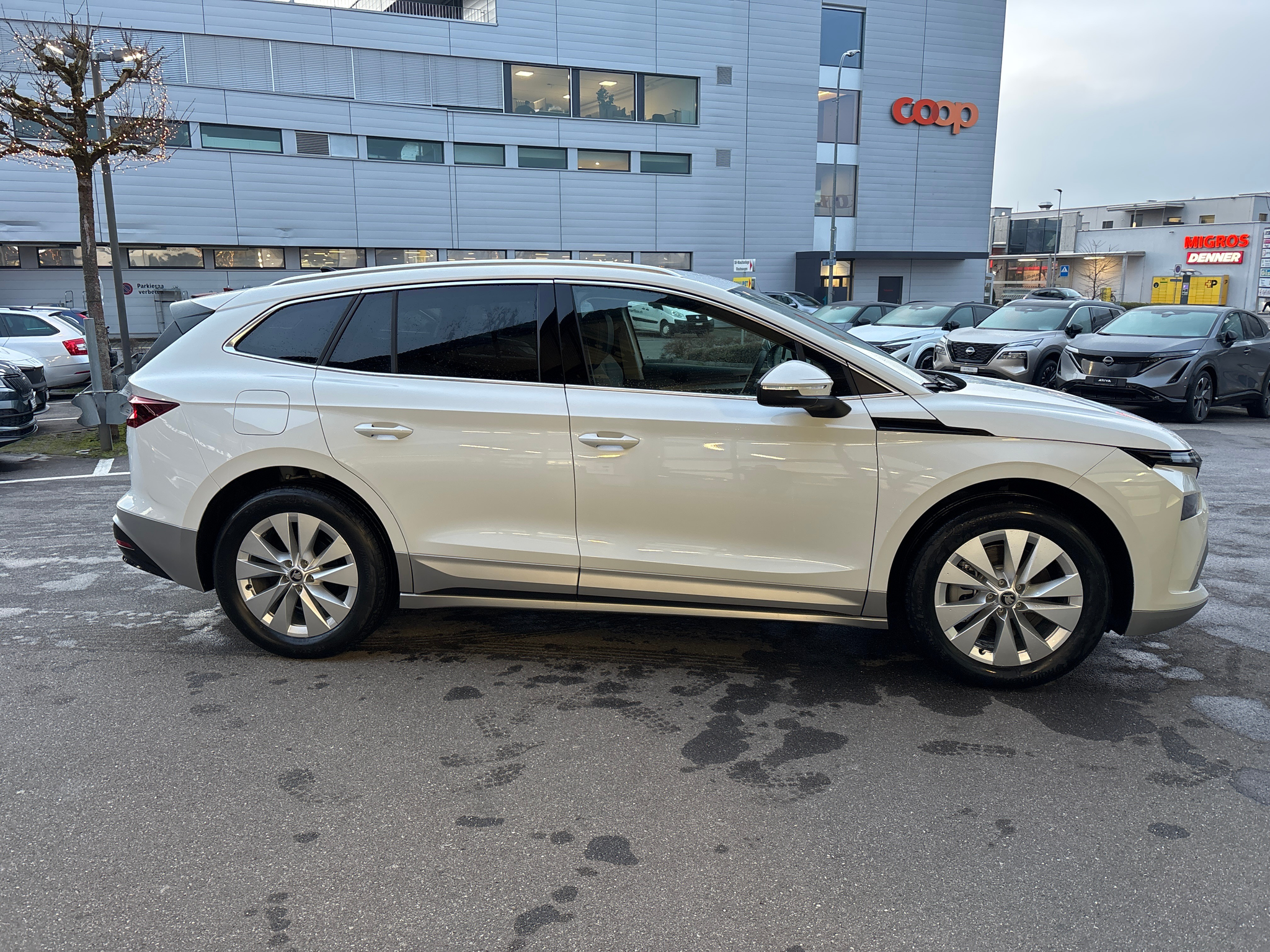 listing desktop thumbnail image 4