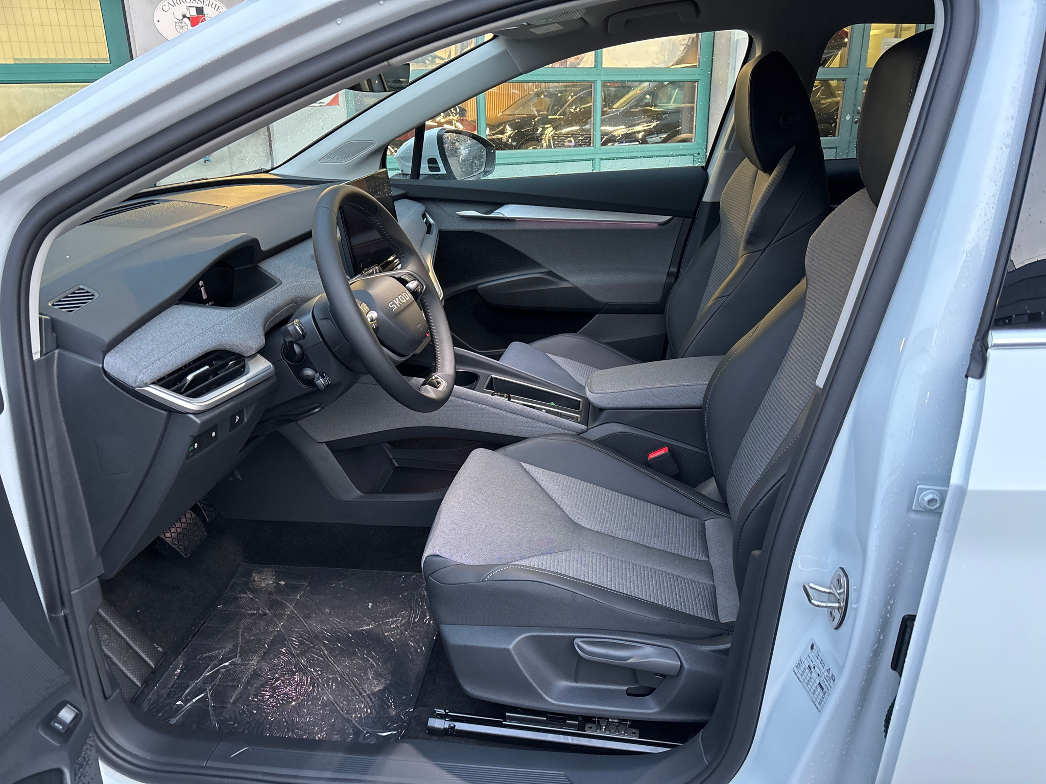 listing desktop thumbnail image 10