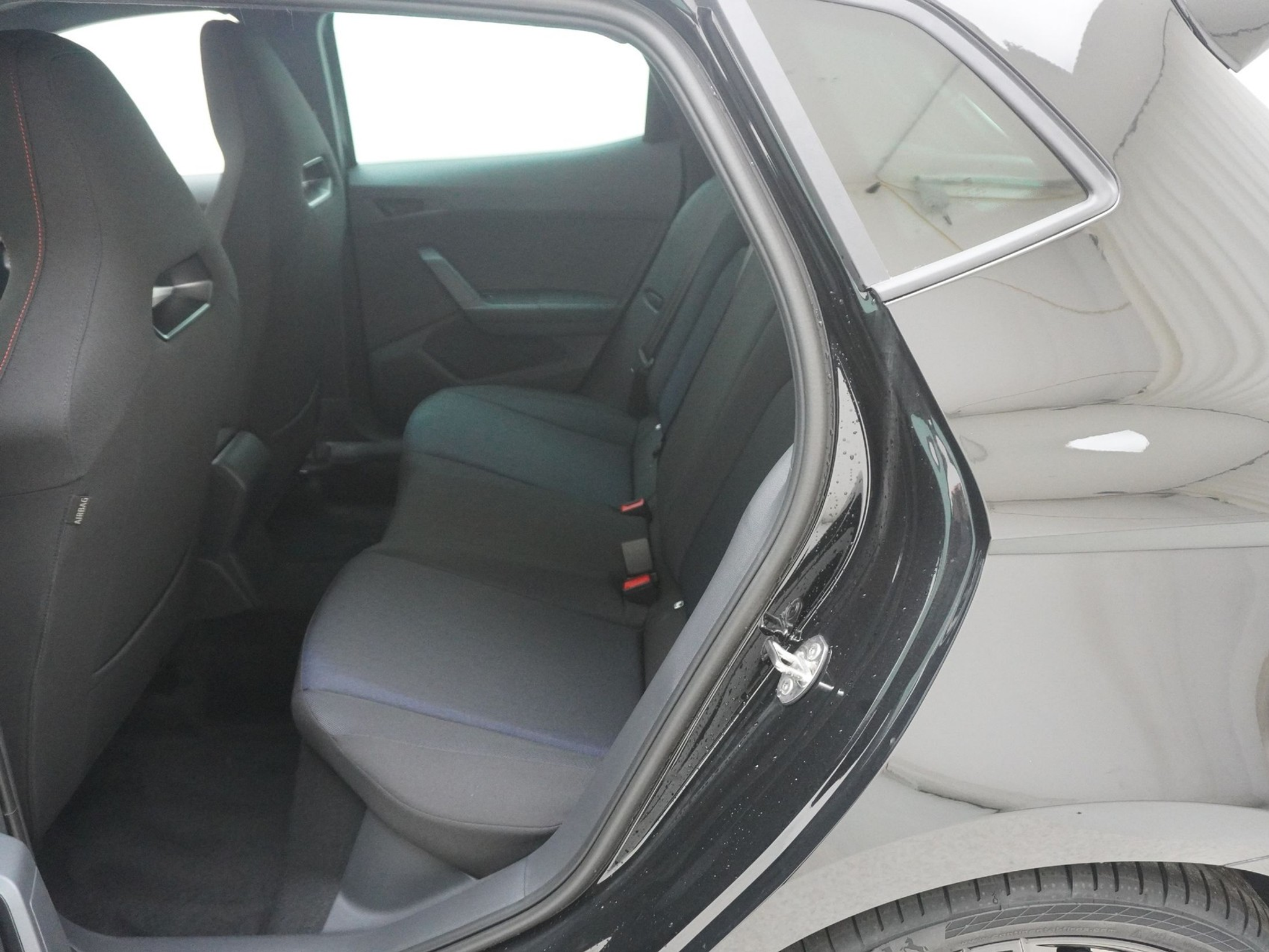 listing desktop thumbnail image 13