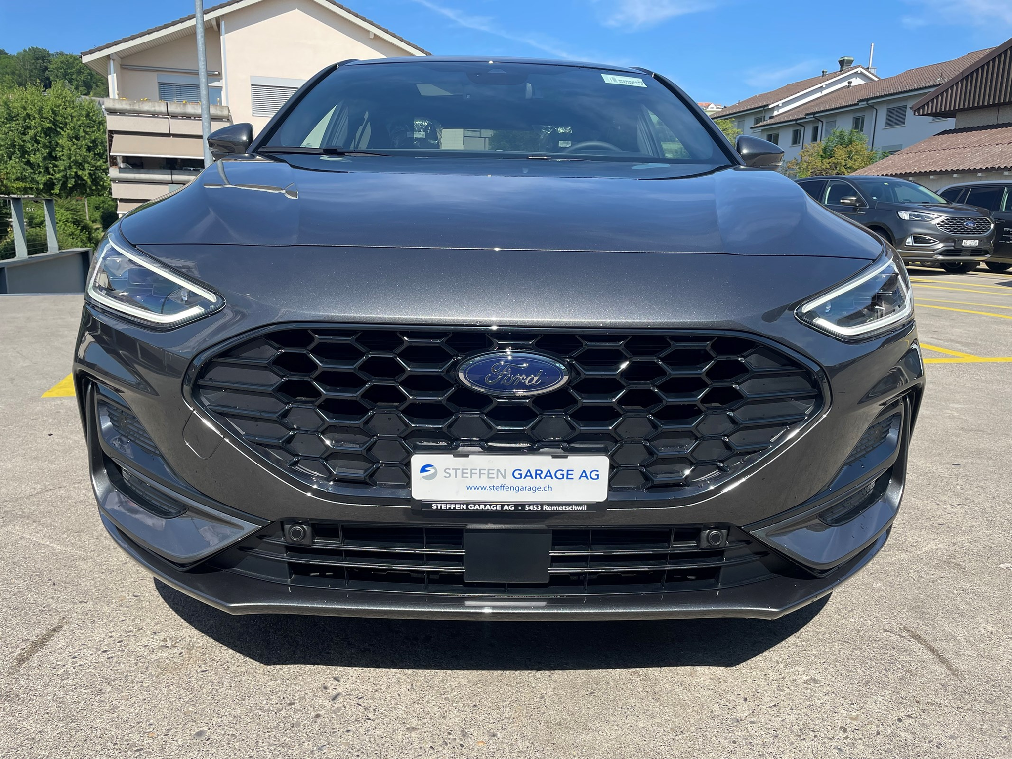 listing desktop thumbnail image 1