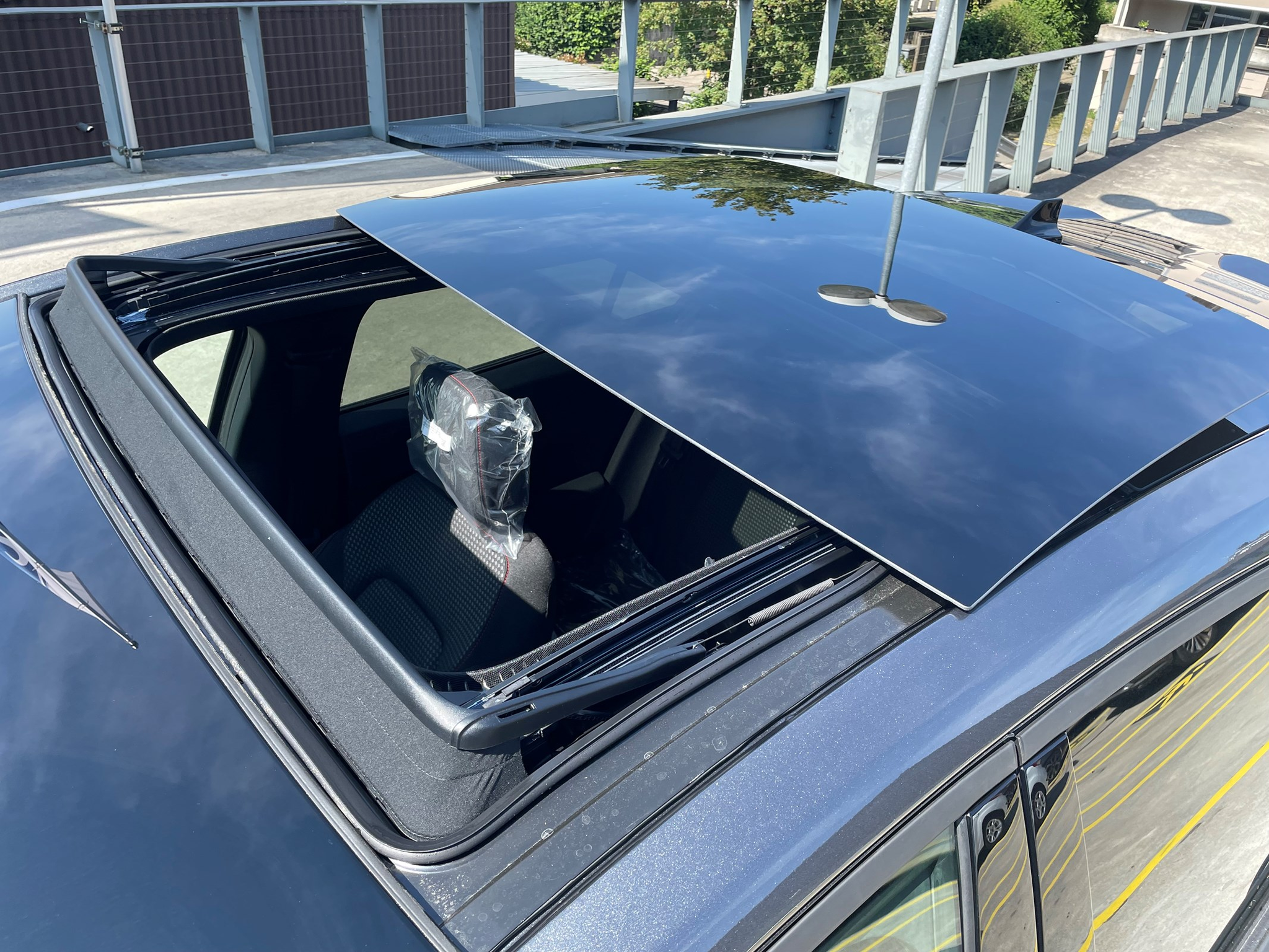 listing desktop thumbnail image 11