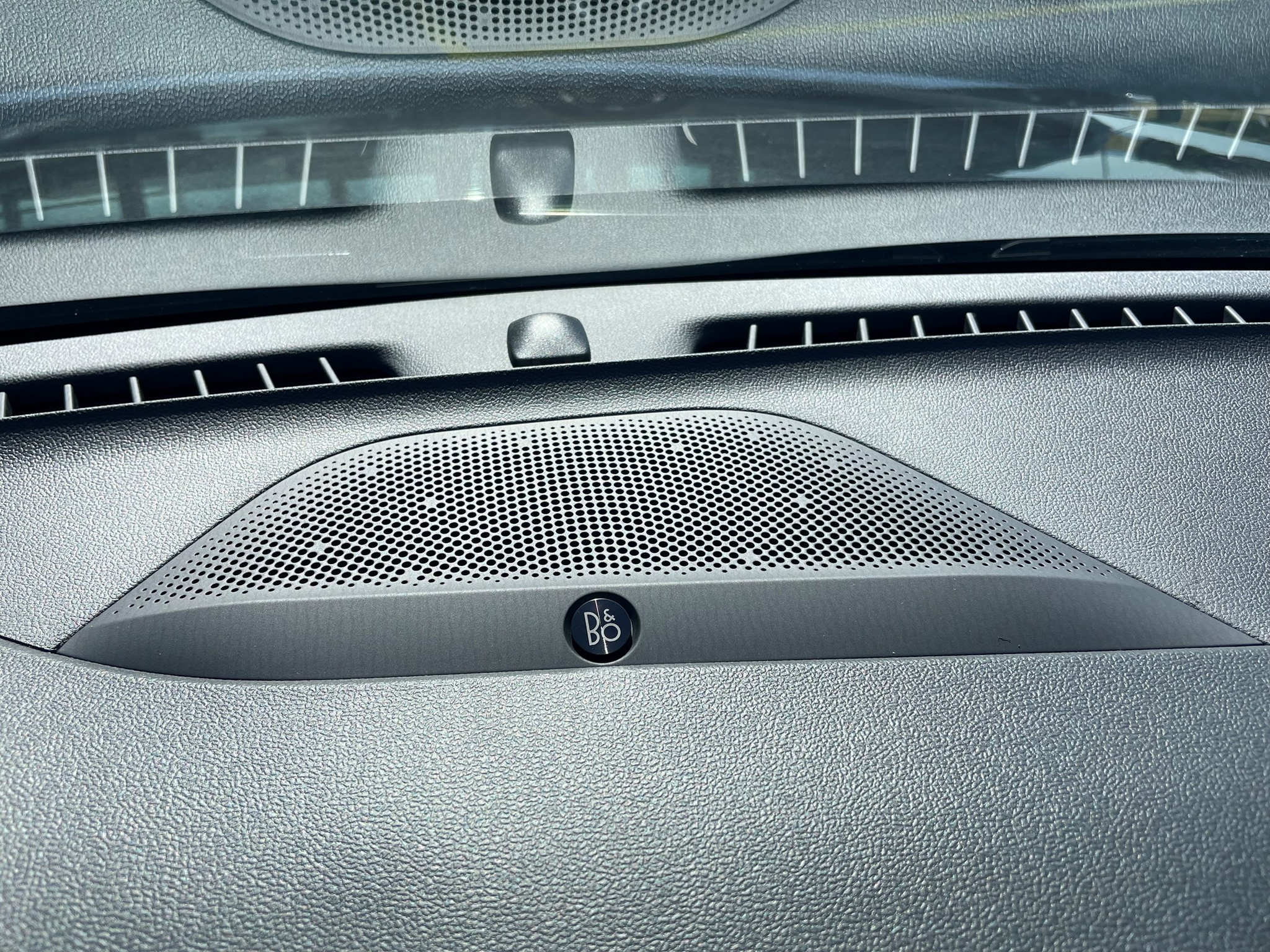 listing desktop thumbnail image 22