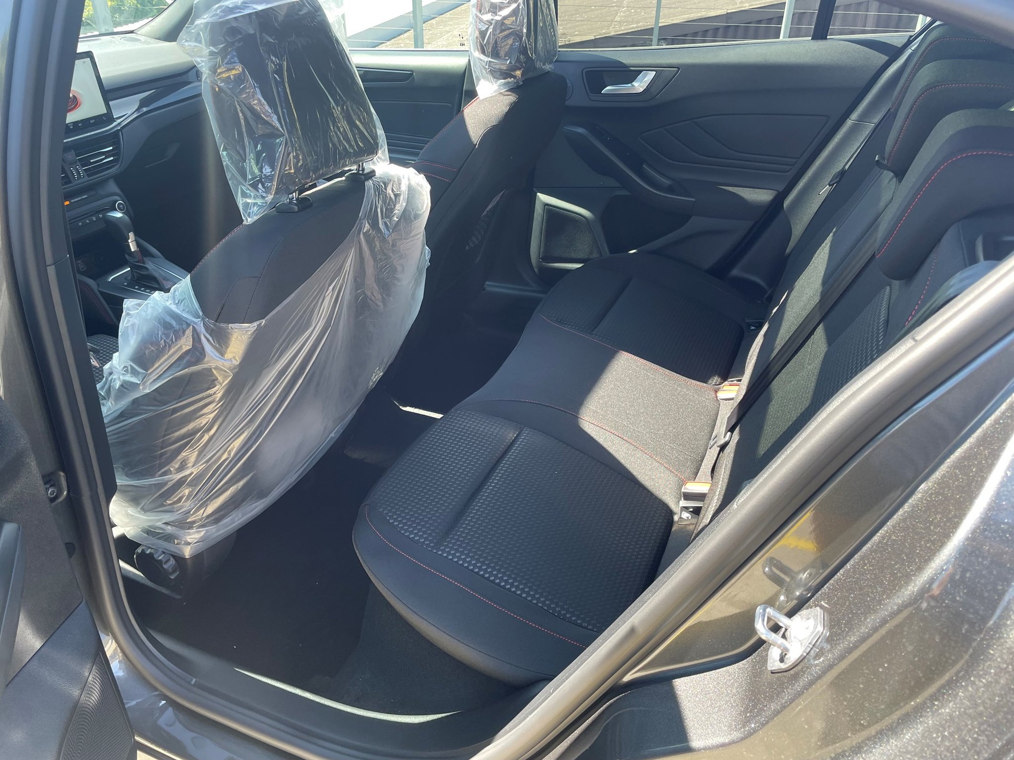 listing desktop thumbnail image 23