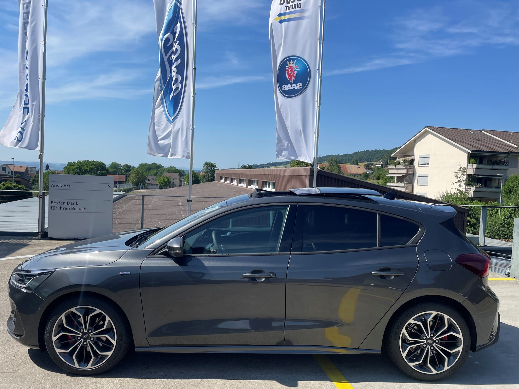 listing desktop thumbnail image 4