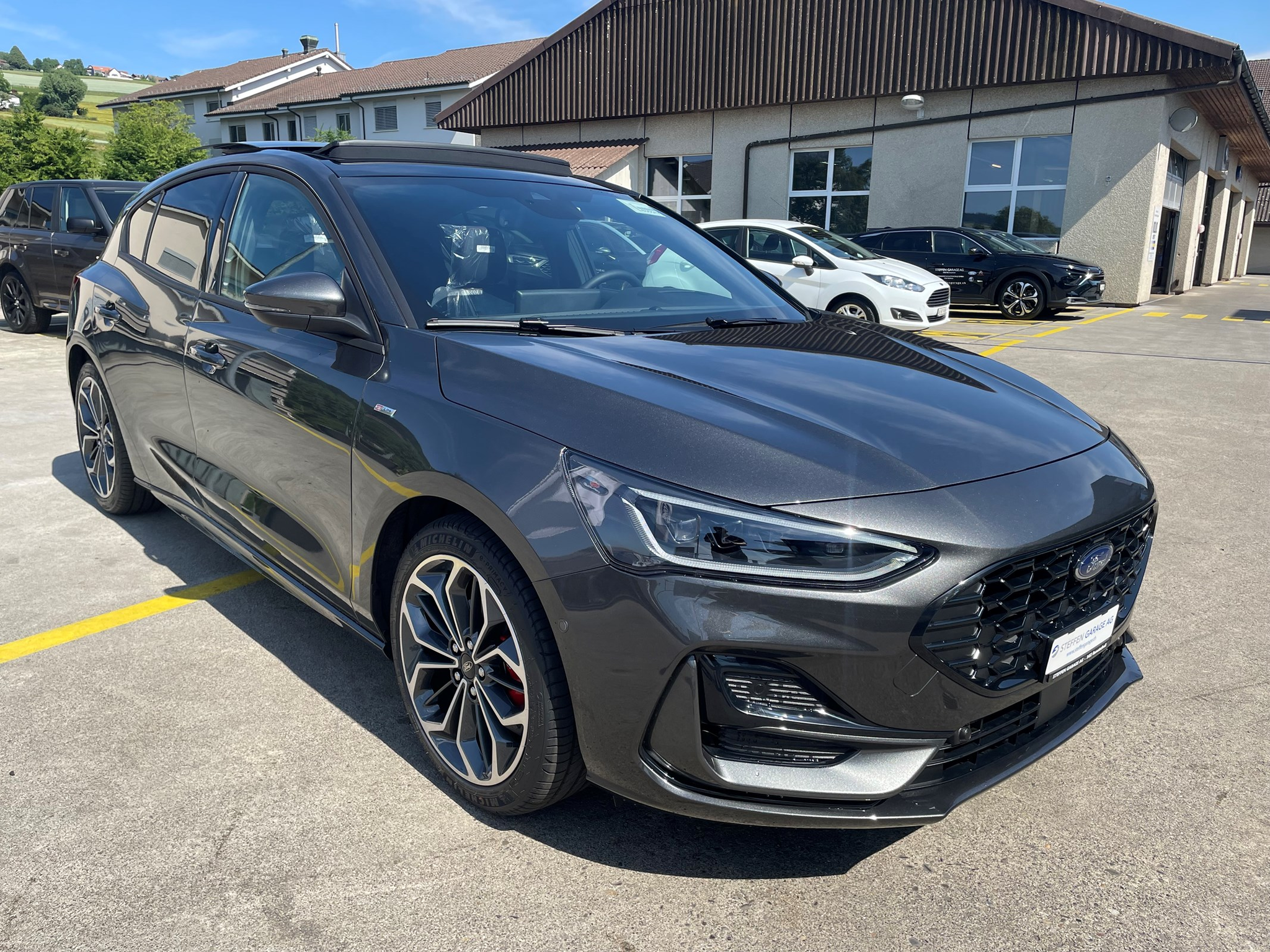 listing desktop thumbnail image 9