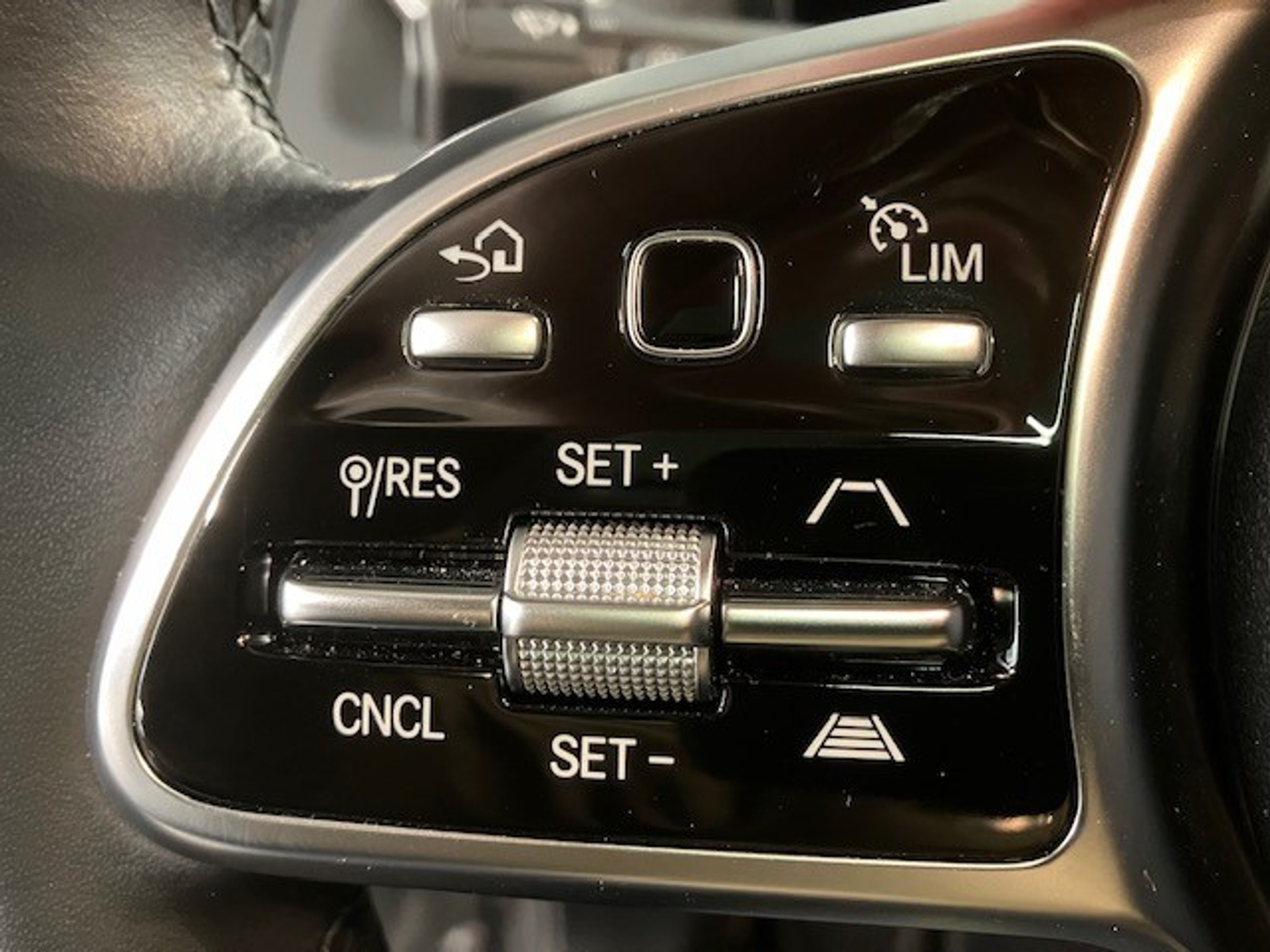 listing desktop thumbnail image 10