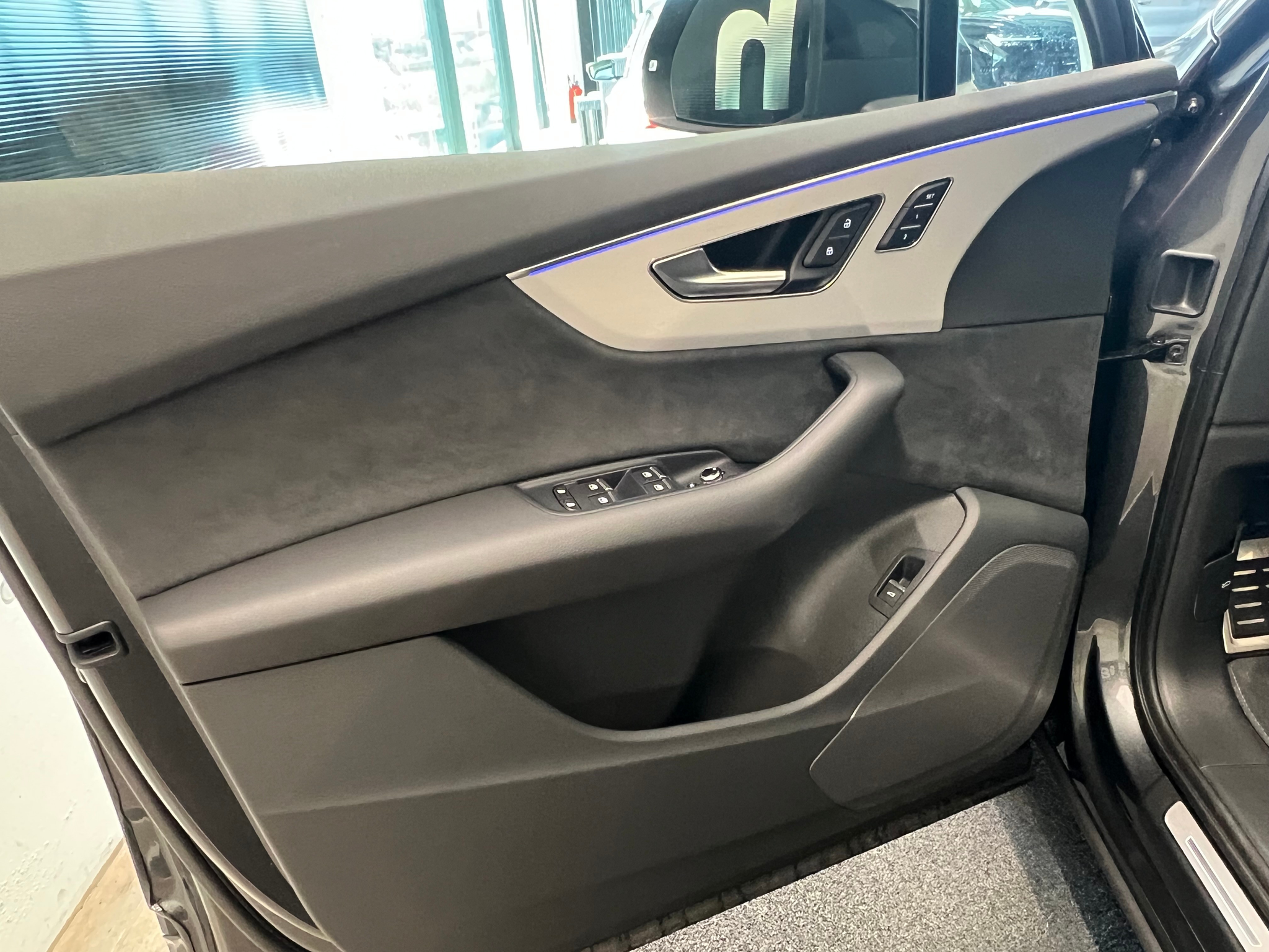 listing desktop thumbnail image 15