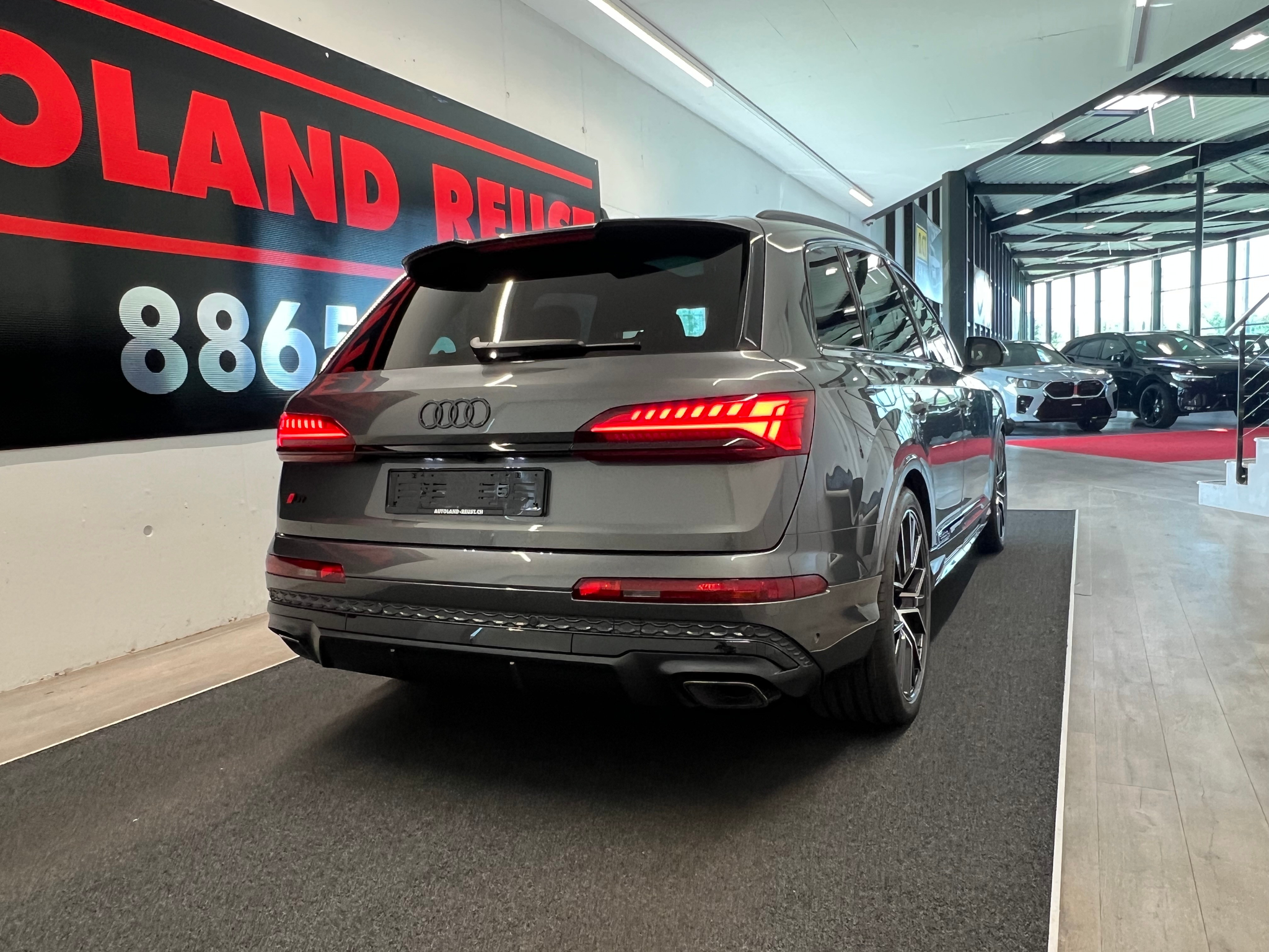 listing desktop thumbnail image 4