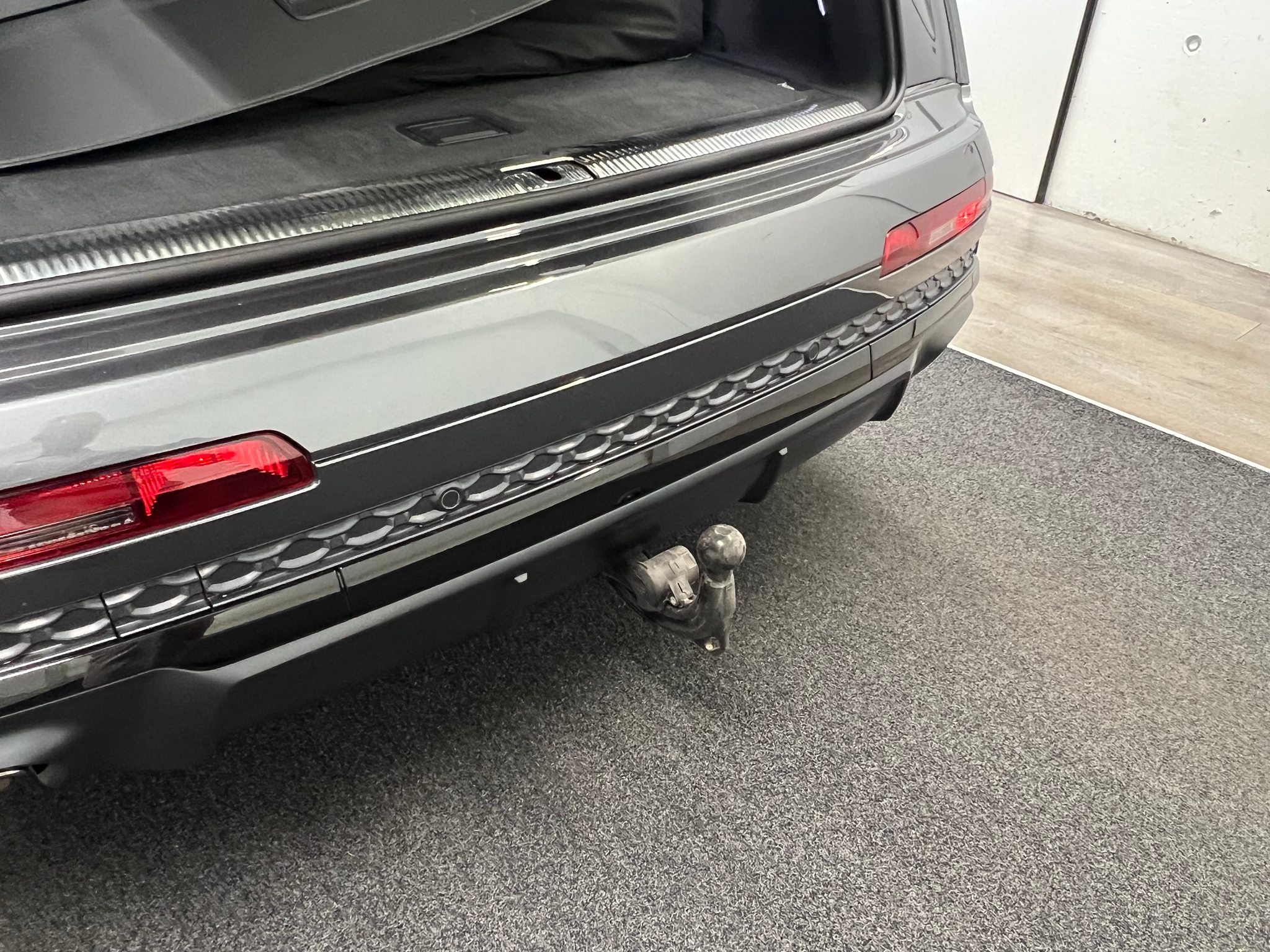 listing desktop thumbnail image 12