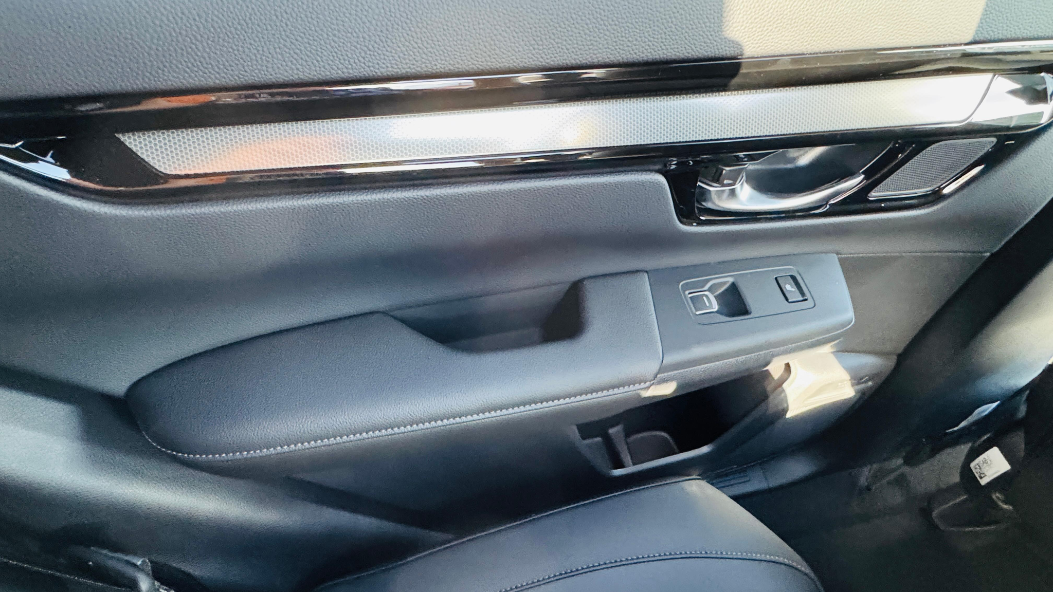 listing desktop thumbnail image 17