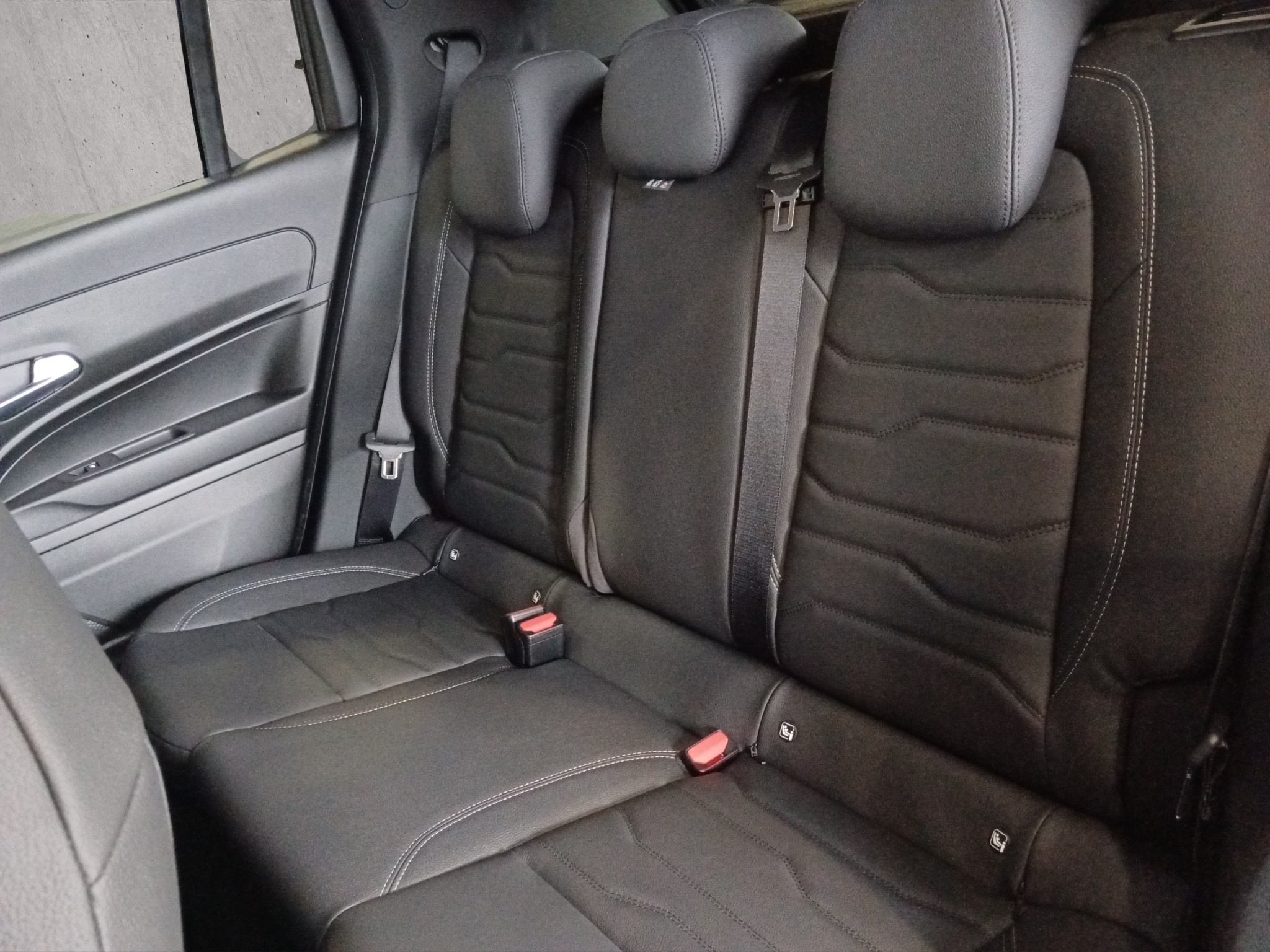 listing desktop thumbnail image 11